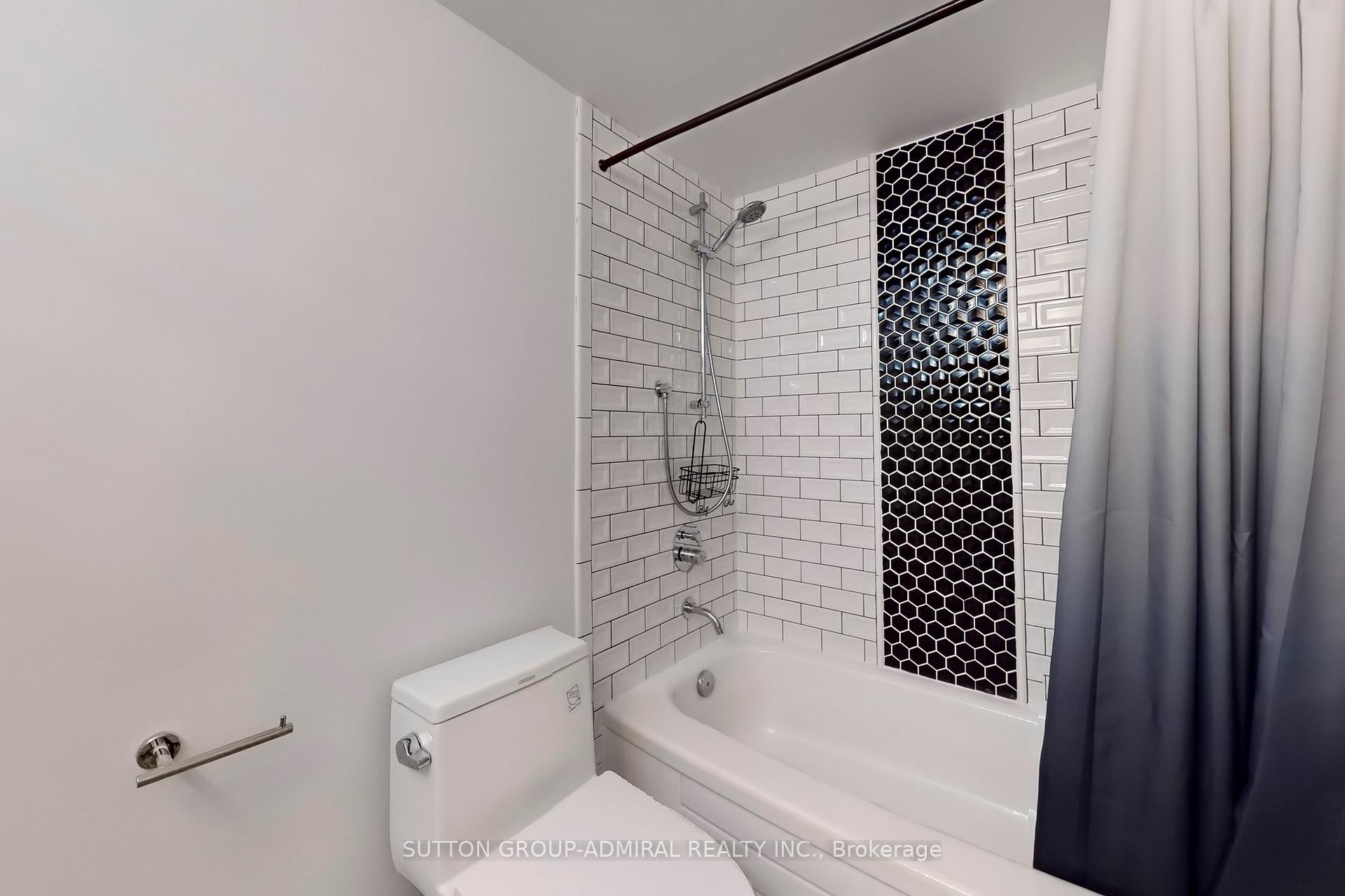 Photo 33 of Unit 707, 3000 Bathurst Street, Toronto, Englemount-Lawrence — HOMEH