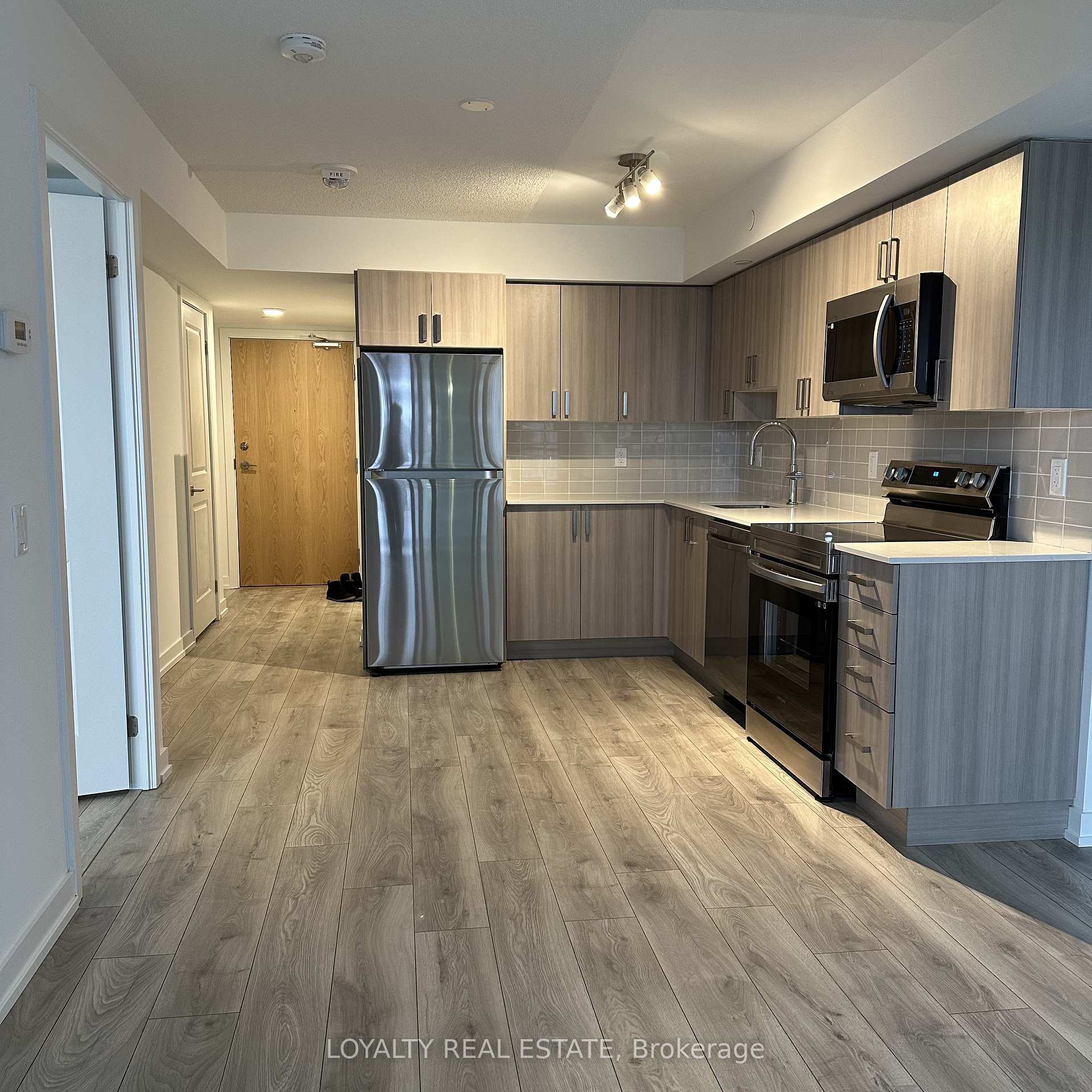 Photo 8 of Unit 907, 1455 Celebration Drive, Pickering, Bay Ridges — HOMEH