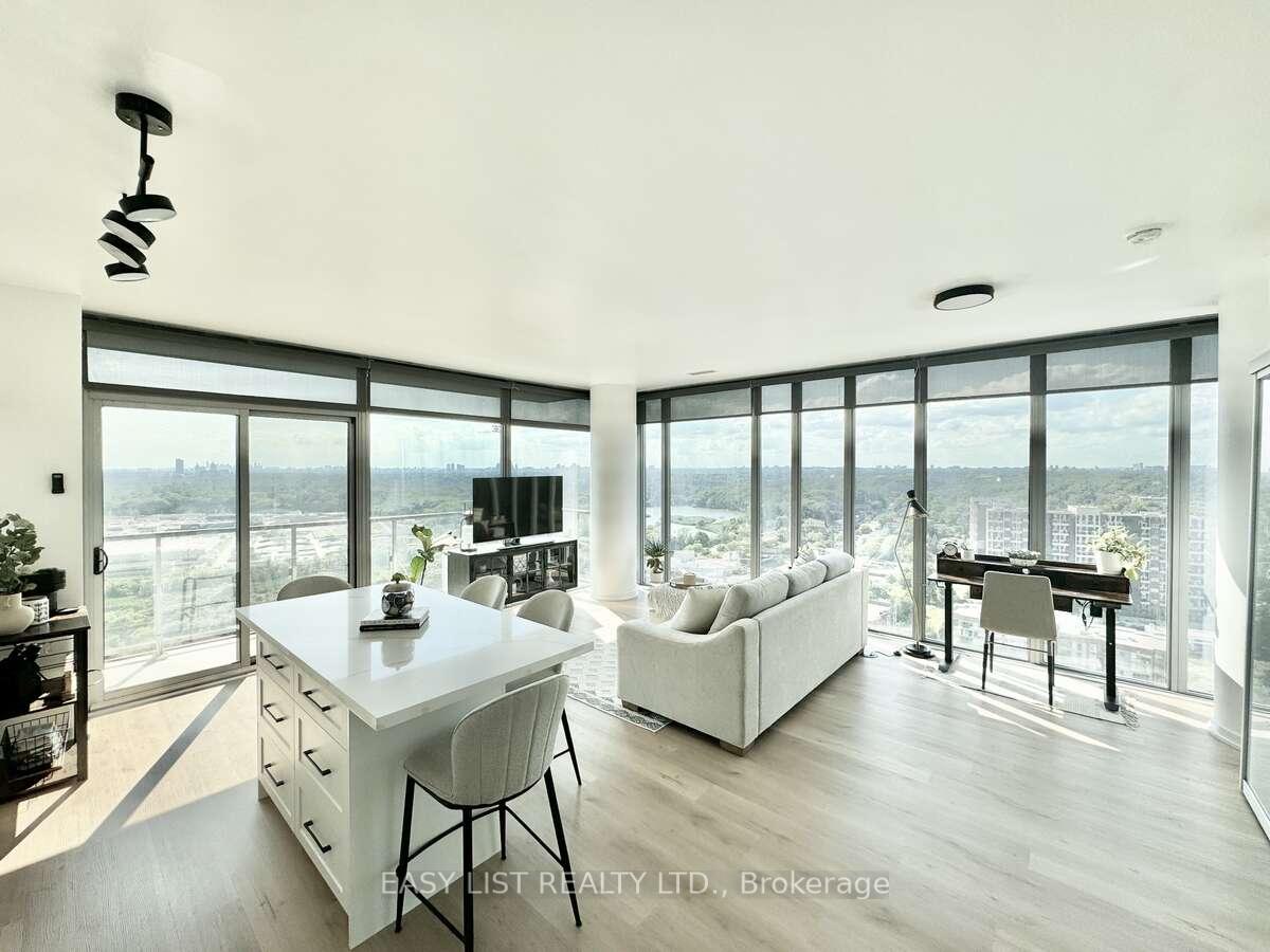 Front of Unit 2510, 105 The Queensway