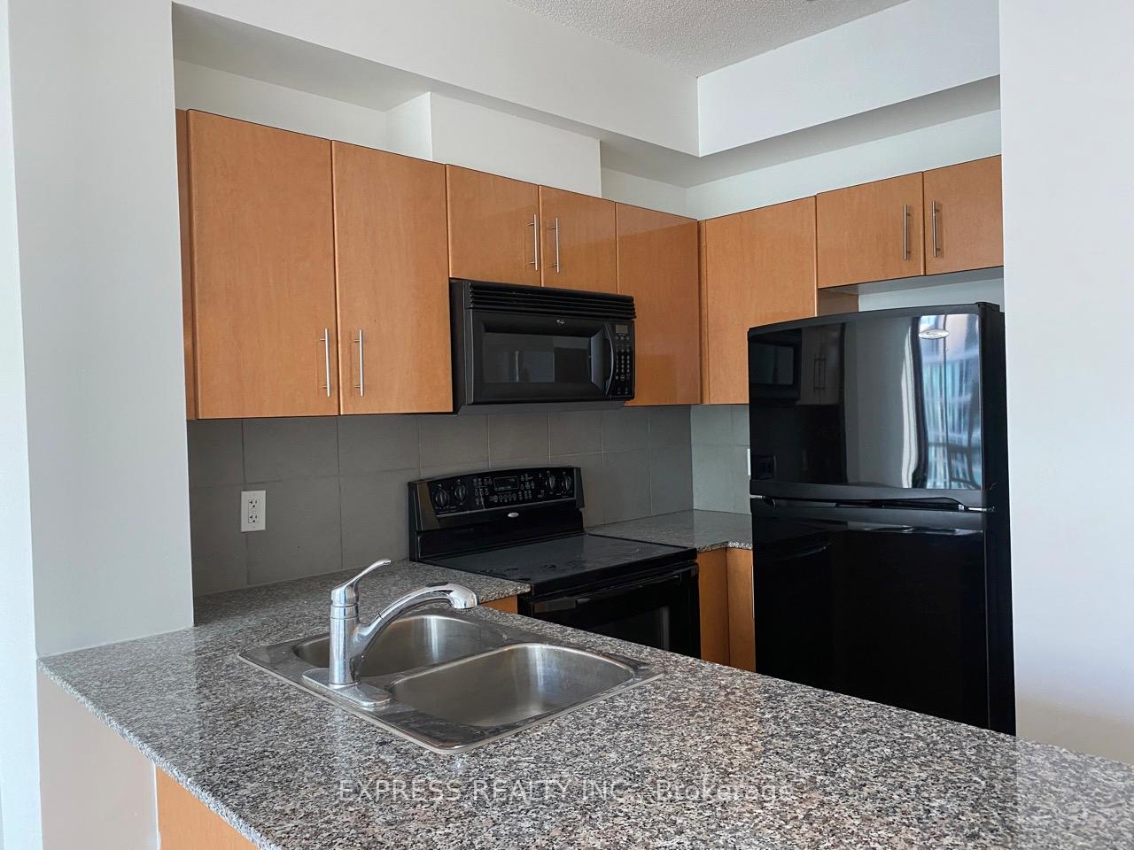 Photo 4 of Unit 3704, 16 Yonge Street, Toronto, Waterfront Communities — HOMEH