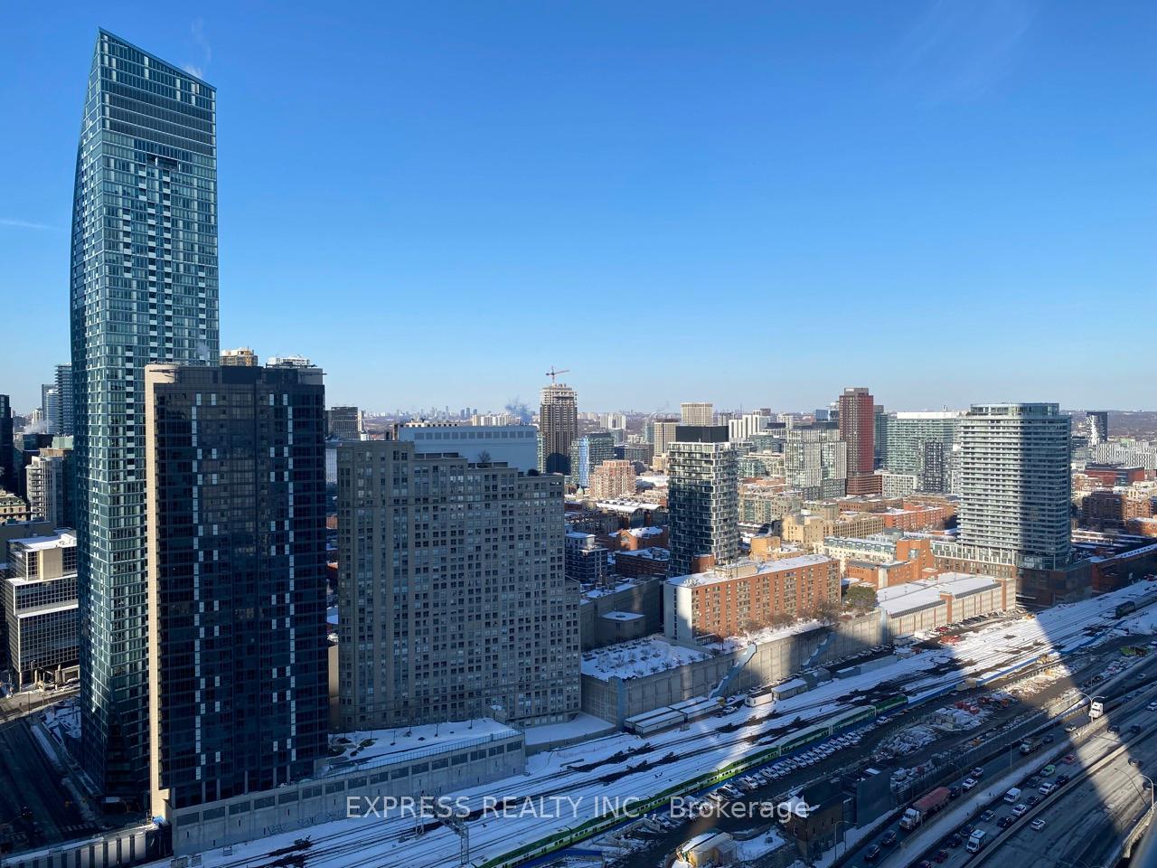 Photo 10 of Unit 3704, 16 Yonge Street, Toronto, Waterfront Communities — HOMEH