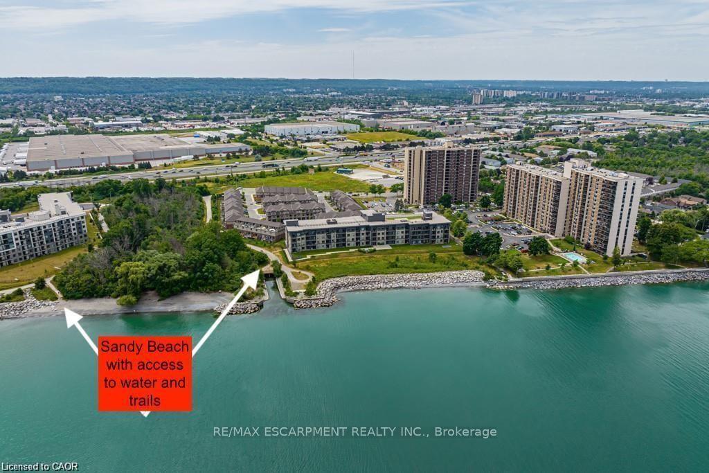 Photo 2 of Unit 129, 35 Southshore Crescent, Hamilton, Lakeshore — HOMEH