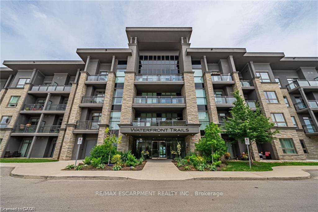 Photo 3 of Unit 129, 35 Southshore Crescent, Hamilton, Lakeshore — HOMEH