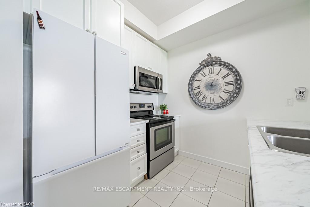 Photo 8 of Unit 129, 35 Southshore Crescent, Hamilton, Lakeshore — HOMEH