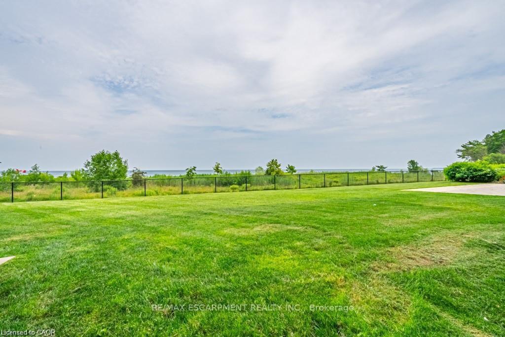Photo 25 of Unit 129, 35 Southshore Crescent, Hamilton, Lakeshore — HOMEH