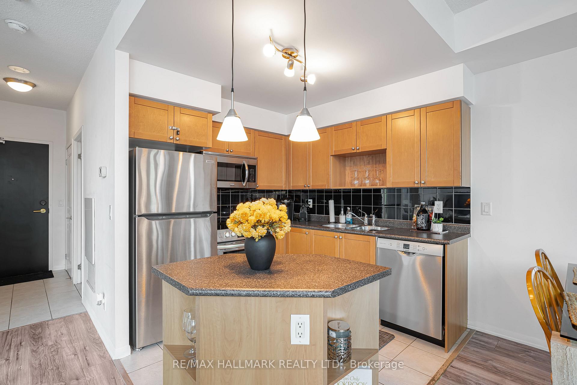 Photo 5 of Unit 1603, 18 Yonge Street, Toronto, Waterfront Communities — HOMEH
