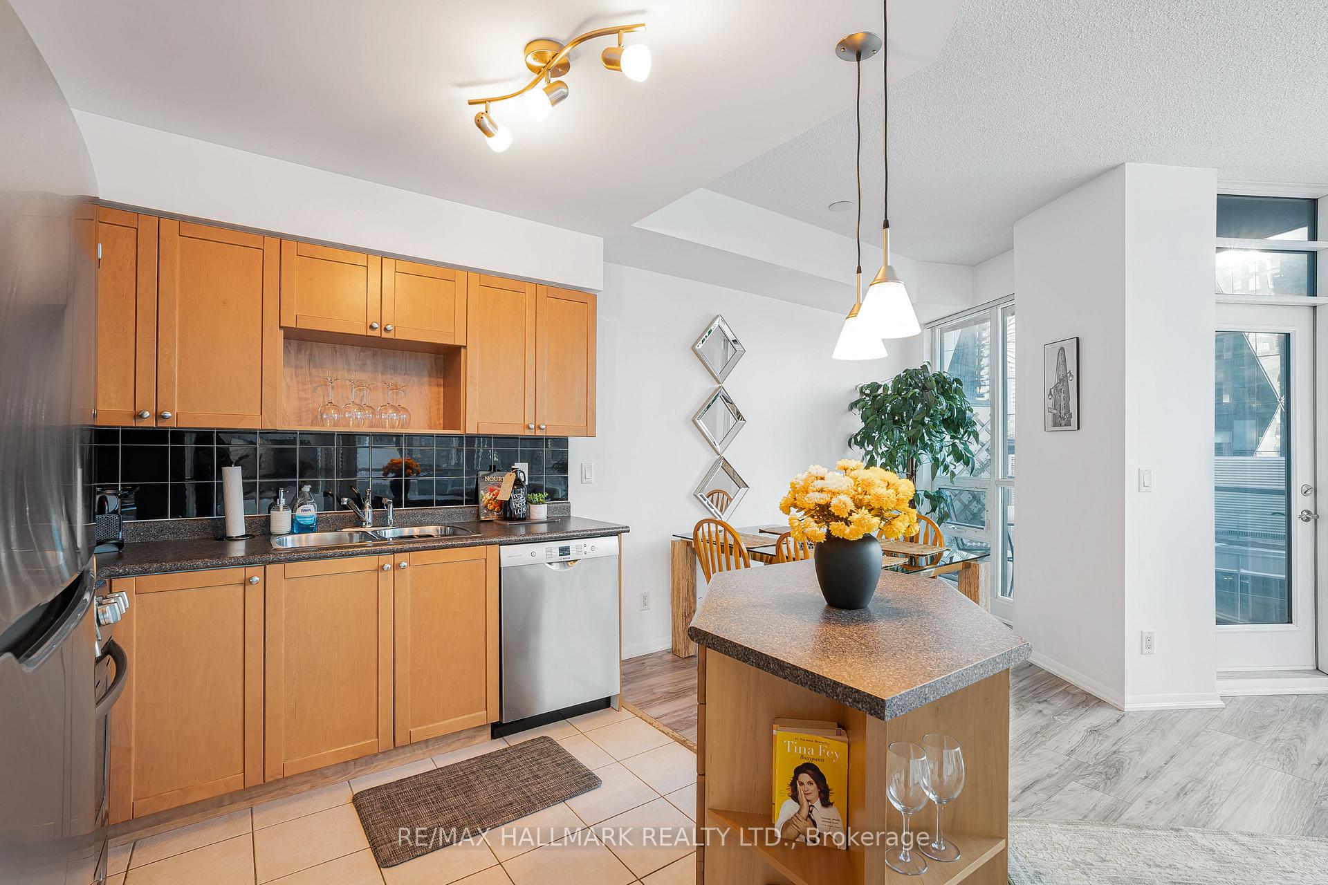 Photo 8 of Unit 1603, 18 Yonge Street, Toronto, Waterfront Communities — HOMEH