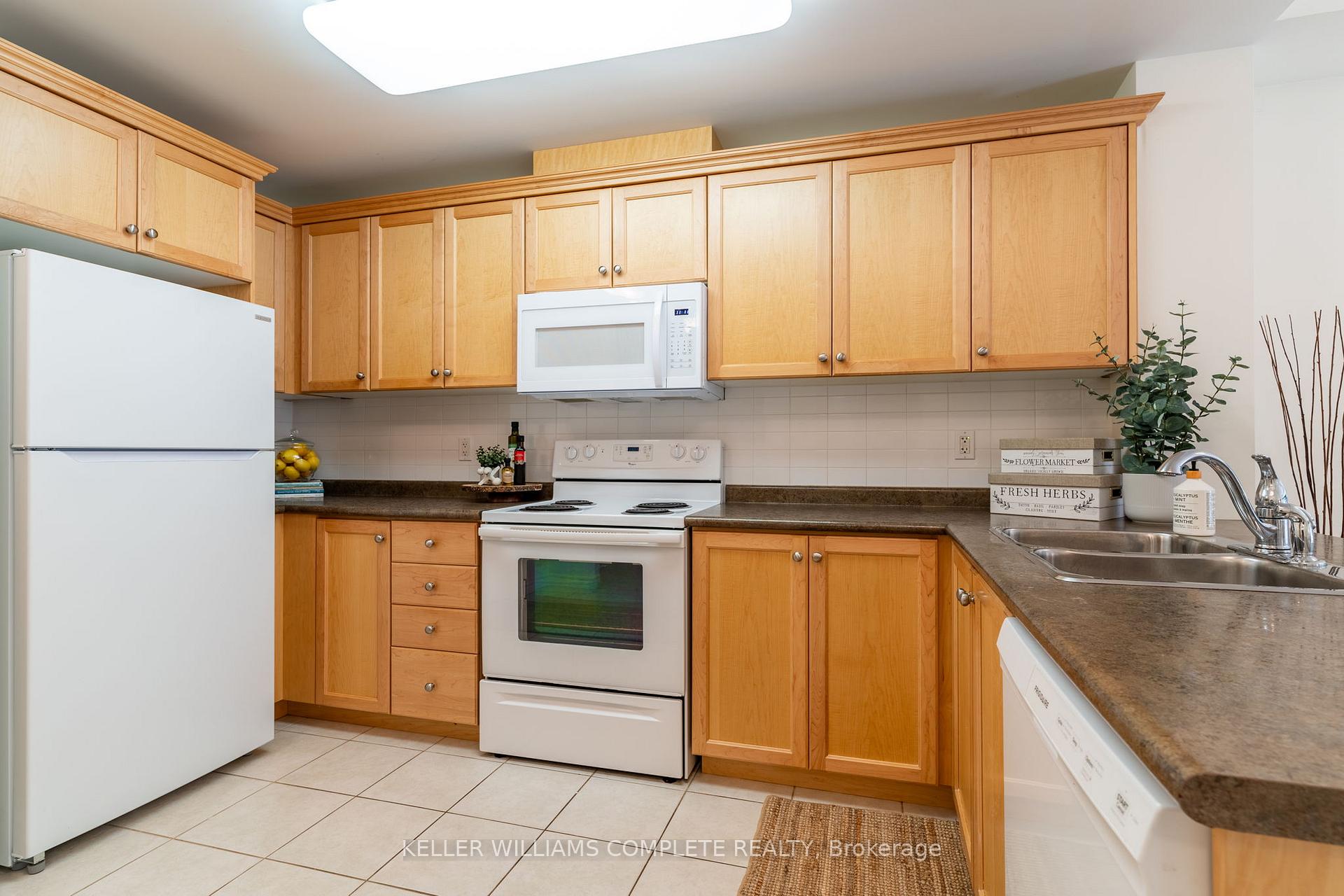 Photo 9 of Unit 216, 125 Wilson Street W, Hamilton, Ancaster — HOMEH