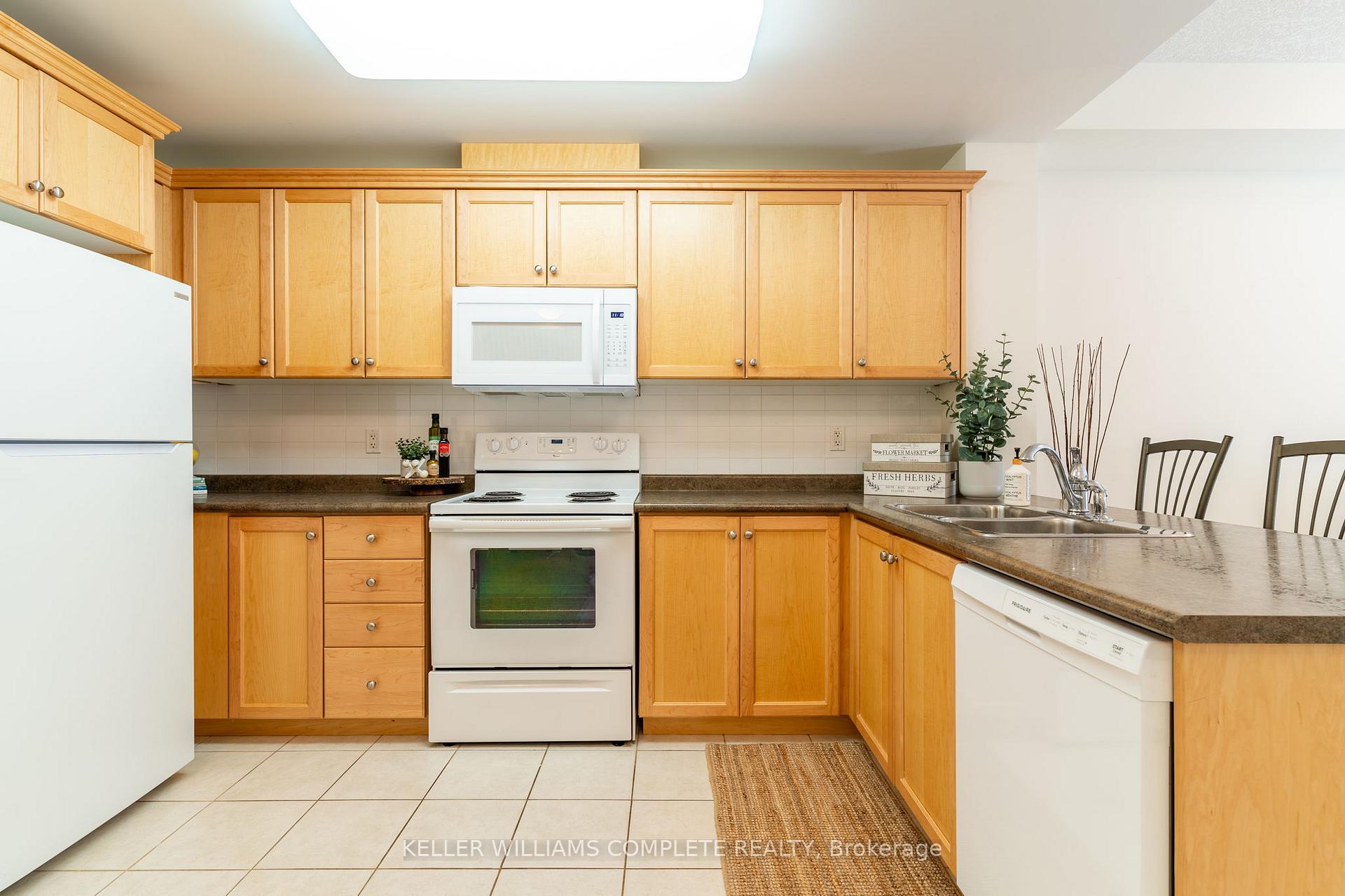 Photo 5 of Unit 216, 125 Wilson Street W, Hamilton, Ancaster — HOMEH