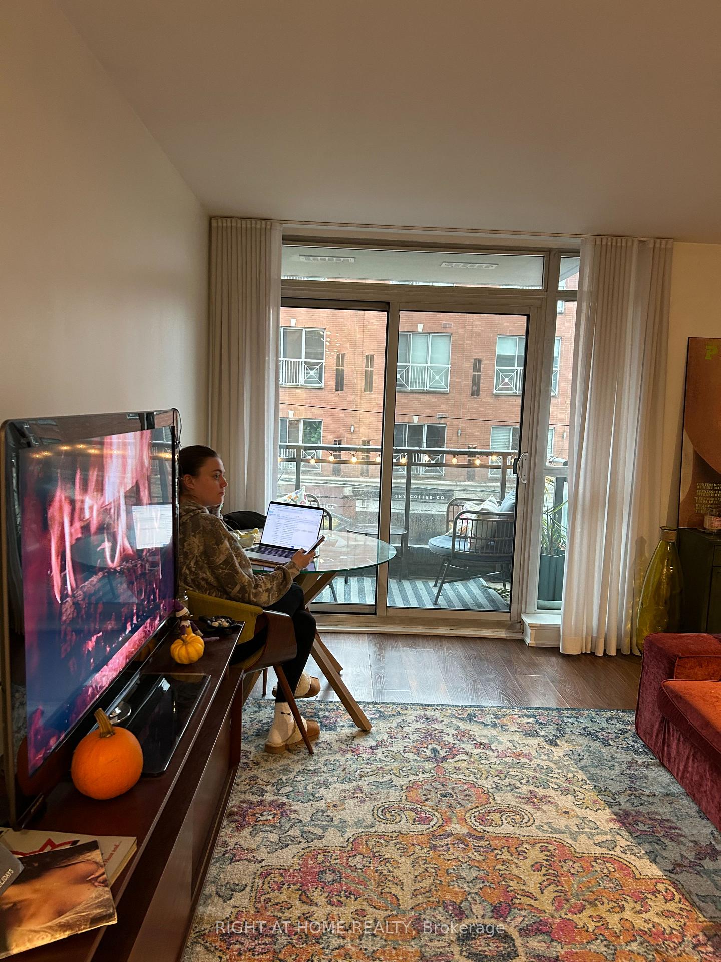 Photo 4 of Unit 232, 78 Tecumseth Street, Toronto, Niagara — HOMEH