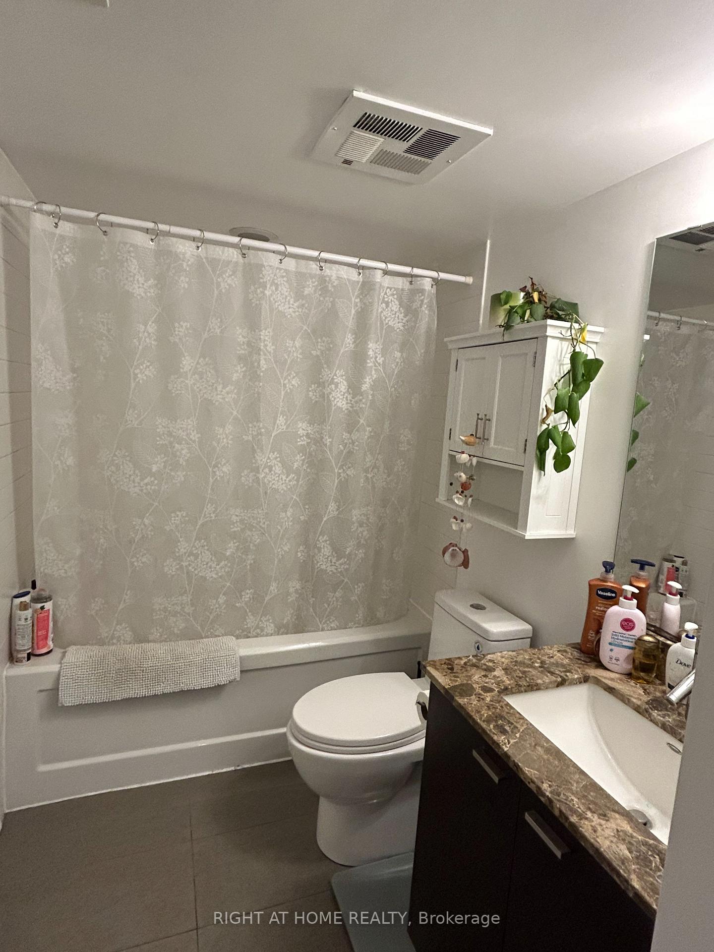 Photo 5 of Unit 232, 78 Tecumseth Street, Toronto, Niagara — HOMEH