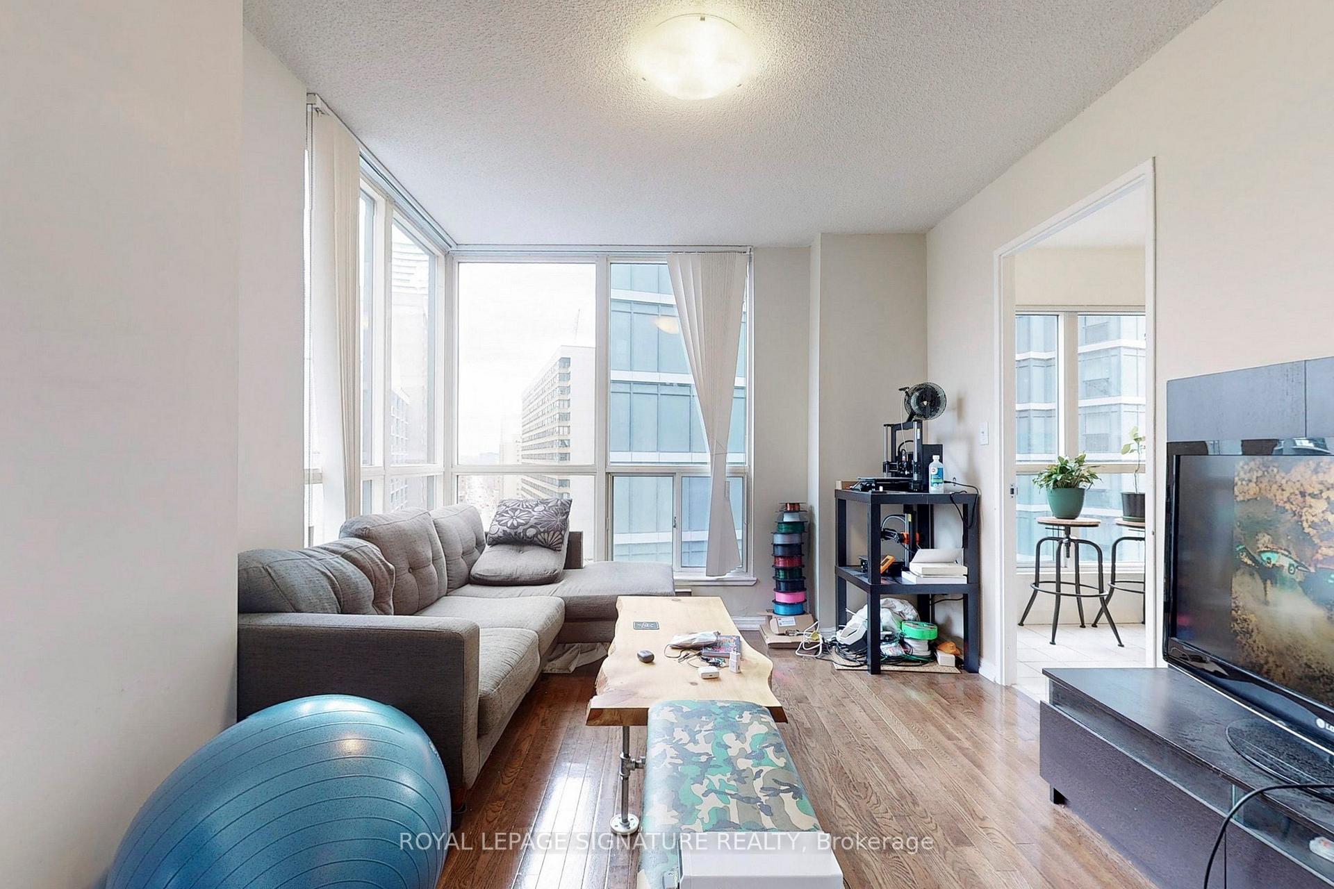 Photo 11 of Unit 1415, 7 Carlton Street, Toronto, Church-Yonge Corridor — HOMEH