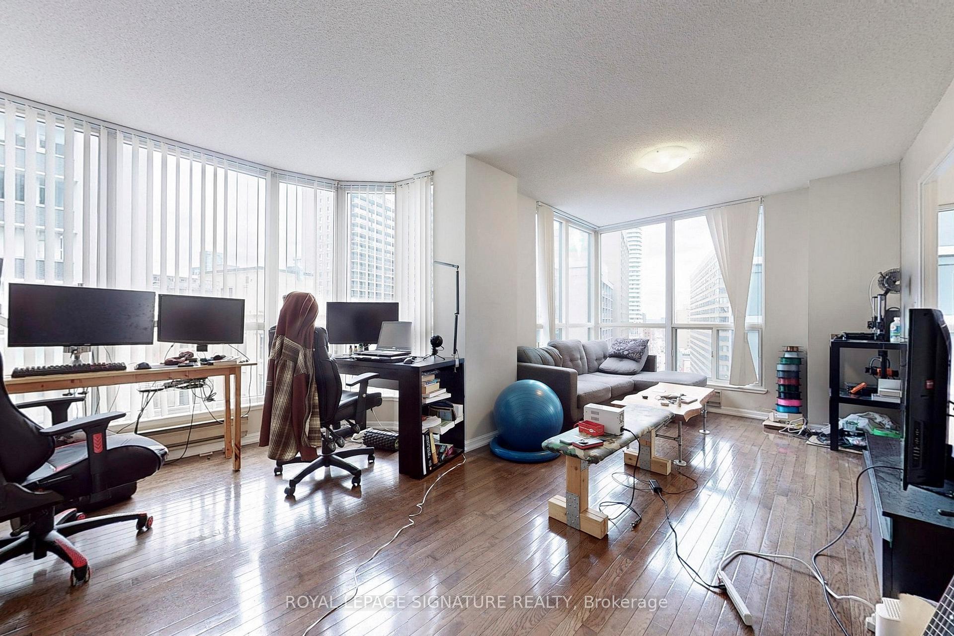 Photo 7 of Unit 1415, 7 Carlton Street, Toronto, Church-Yonge Corridor — HOMEH