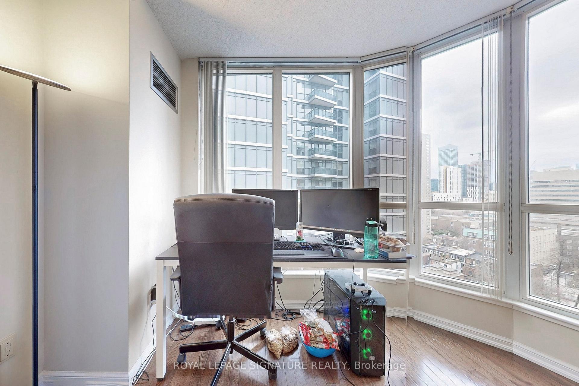 Photo 3 of Unit 1415, 7 Carlton Street, Toronto, Church-Yonge Corridor — HOMEH