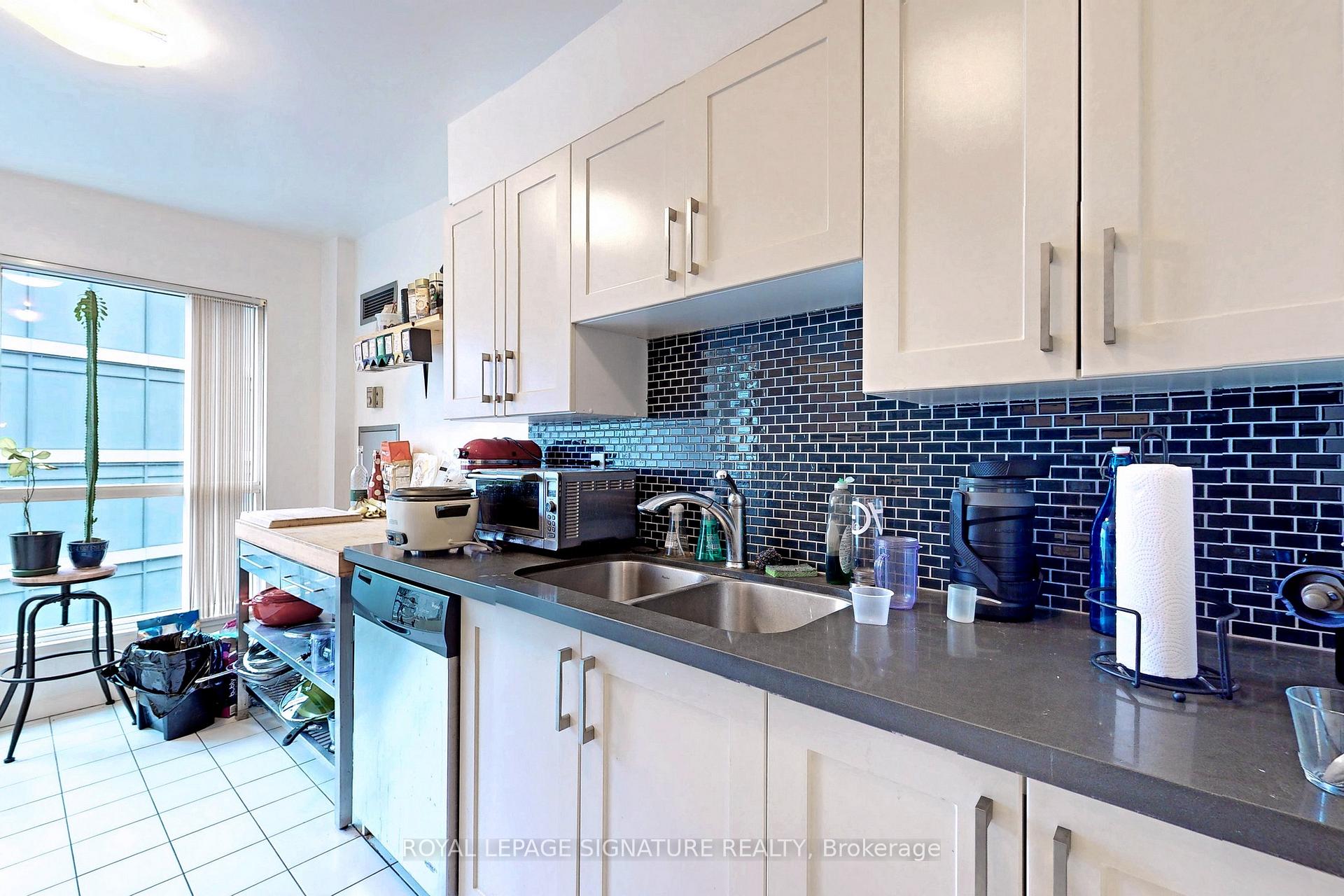 Photo 9 of Unit 1415, 7 Carlton Street, Toronto, Church-Yonge Corridor — HOMEH