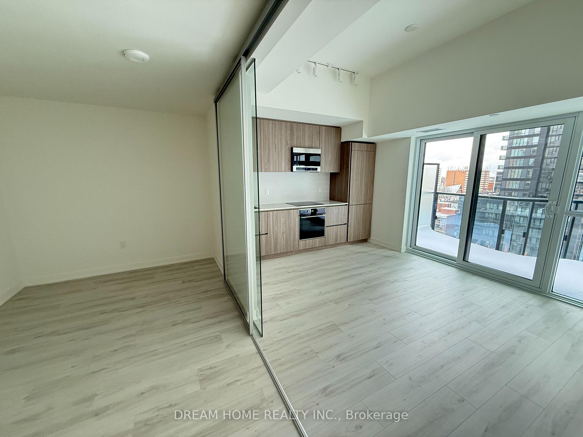 Photo 4 of Unit 807, 120 Broadway Avenue, Toronto, Mount Pleasant West — HOMEH