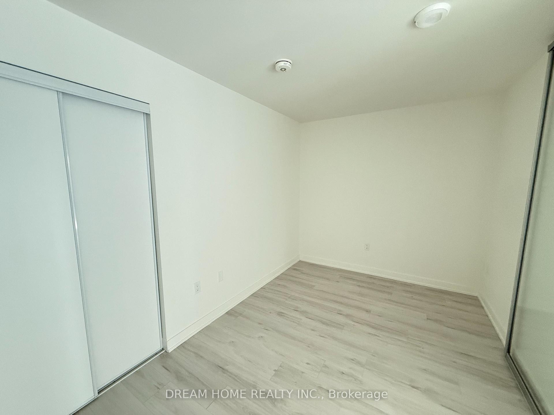 Photo 7 of Unit 807, 120 Broadway Avenue, Toronto, Mount Pleasant West — HOMEH