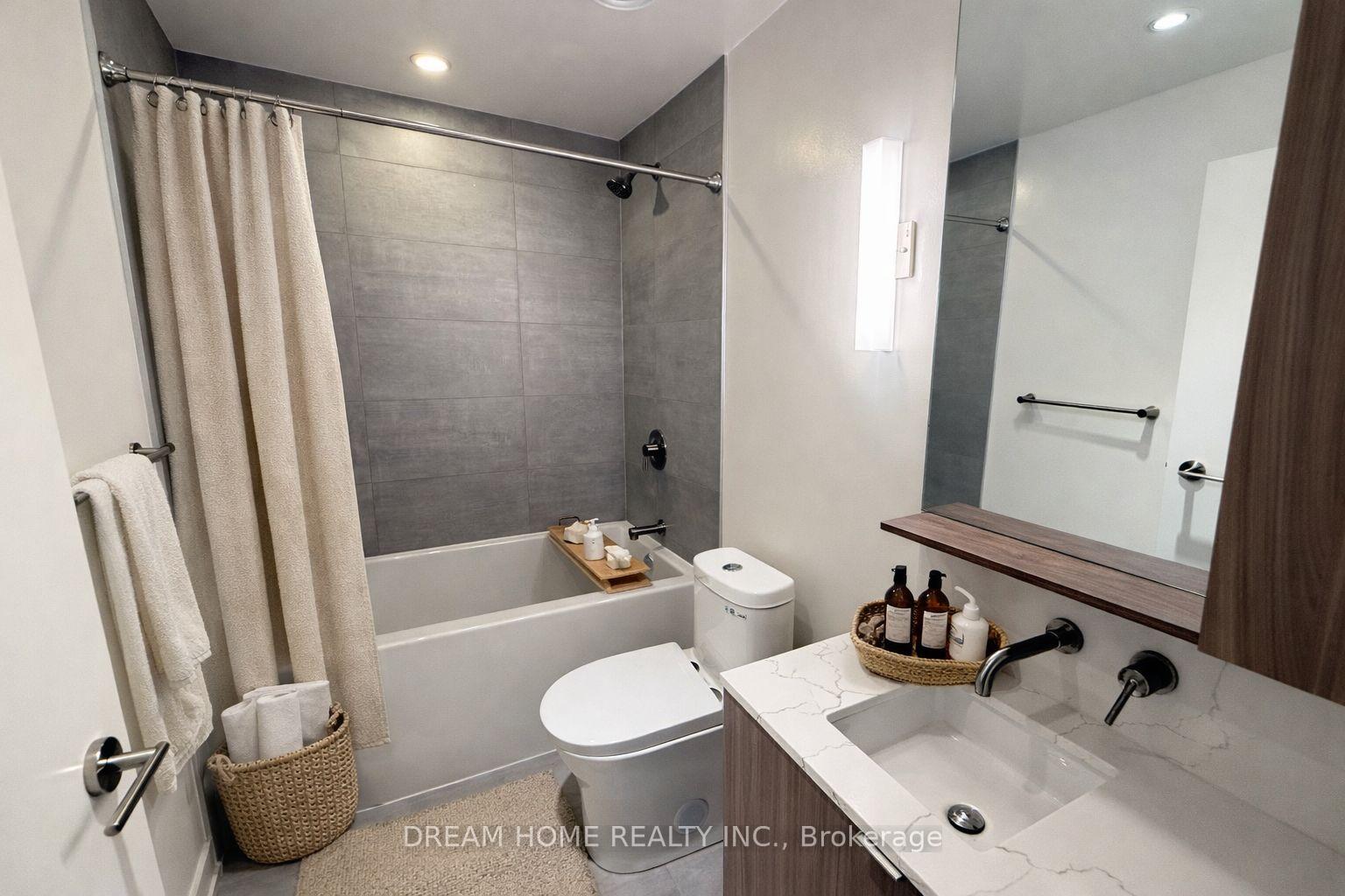 Photo 11 of Unit 807, 120 Broadway Avenue, Toronto, Mount Pleasant West — HOMEH