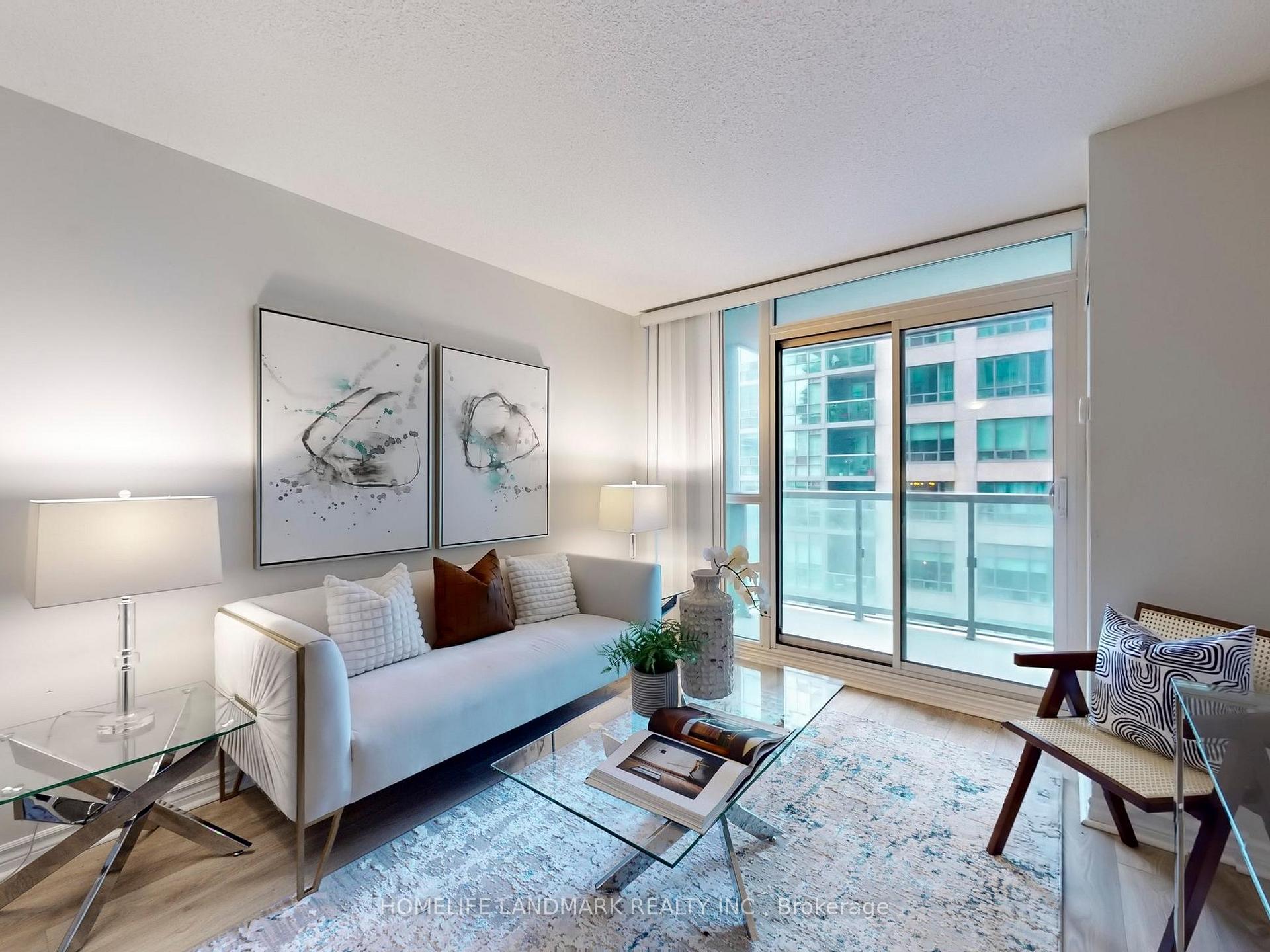 Photo 2 of Unit 820, 25 Lower Simcoe Street, Toronto, Waterfront Communities — HOMEH