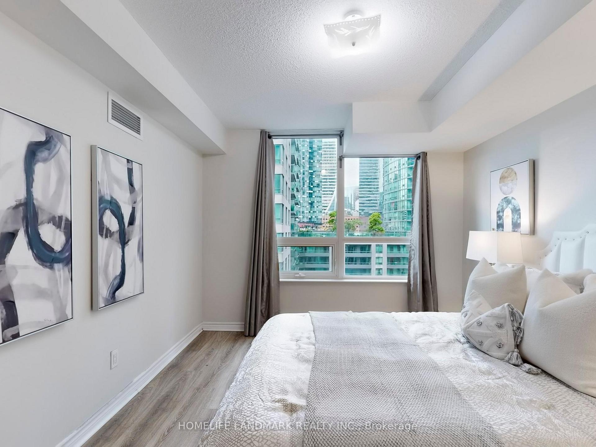 Photo 14 of Unit 820, 25 Lower Simcoe Street, Toronto, Waterfront Communities — HOMEH