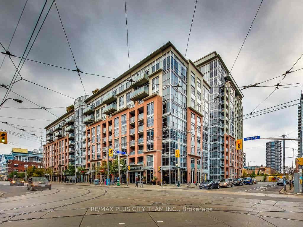 Front of Unit 816, 1005 King Street W