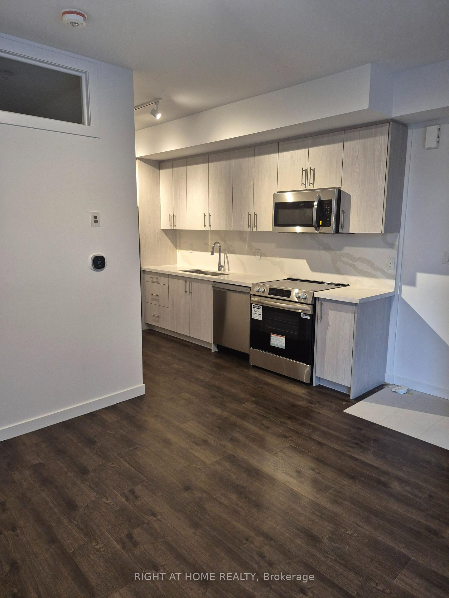 Photo 10 of Unit 12, 113 Marydale Avenue, Markham, Middlefield — HOMEH
