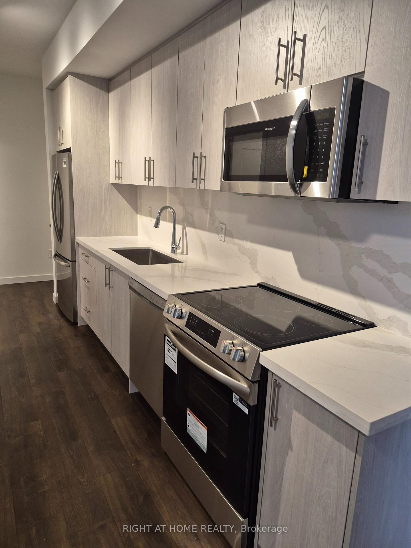 Photo 14 of Unit 12, 113 Marydale Avenue, Markham, Middlefield — HOMEH