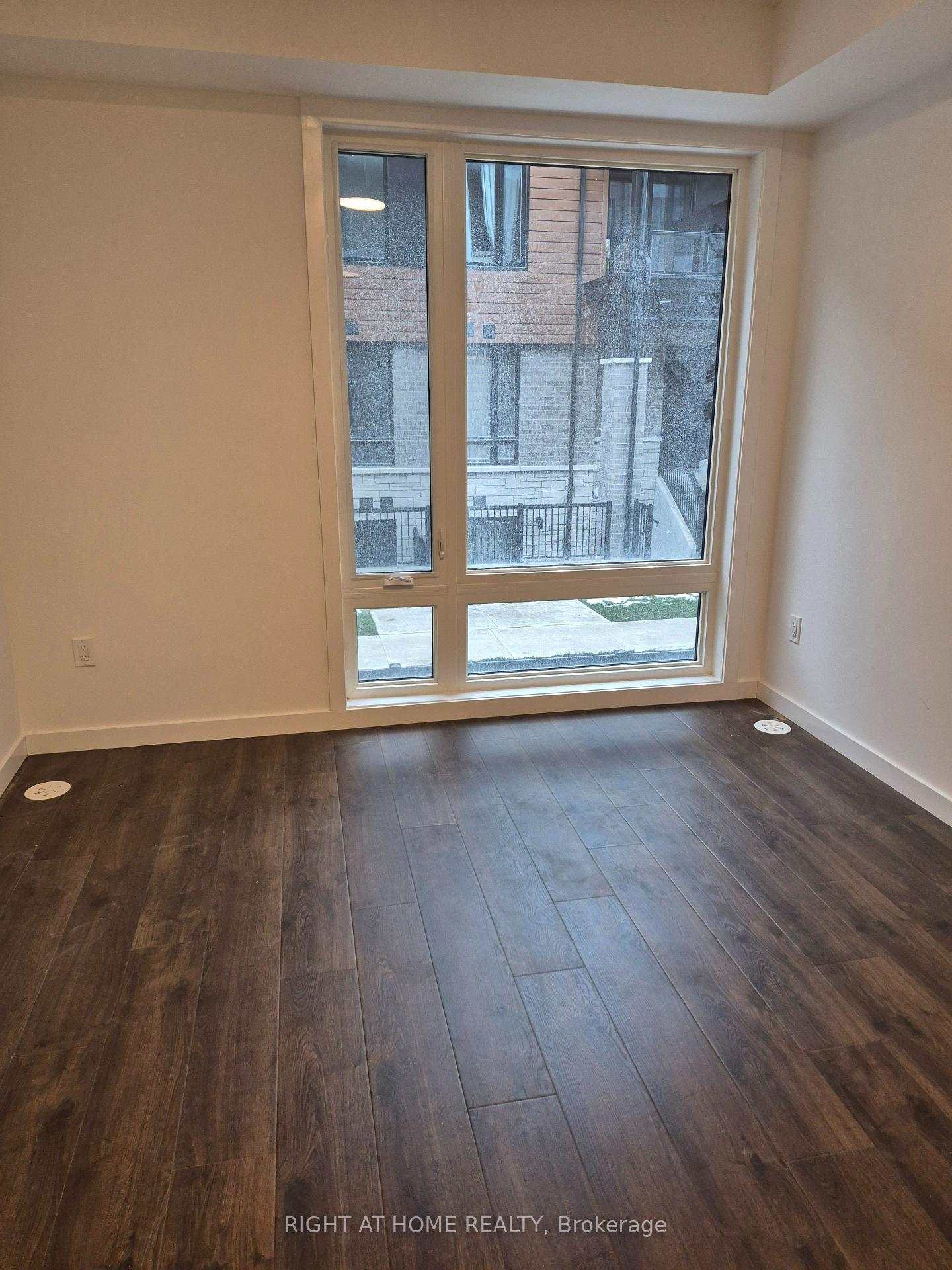 Photo 3 of Unit 12, 113 Marydale Avenue, Markham, Middlefield — HOMEH