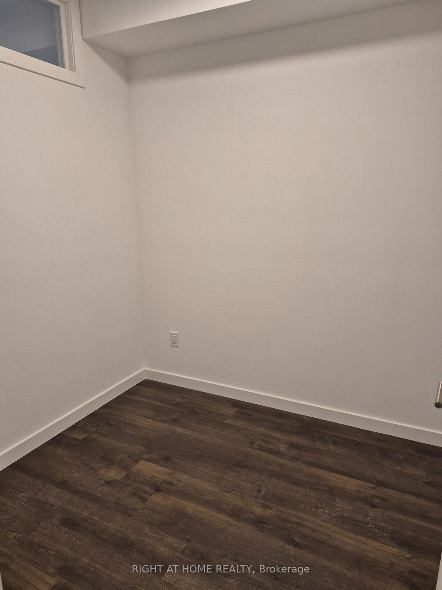 Photo 7 of Unit 12, 113 Marydale Avenue, Markham, Middlefield — HOMEH