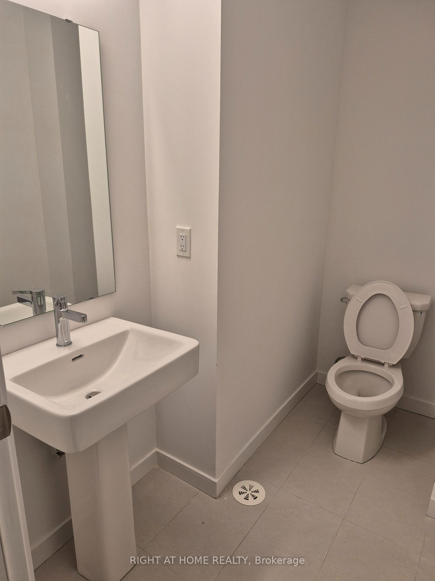 Photo 8 of Unit 12, 113 Marydale Avenue, Markham, Middlefield — HOMEH