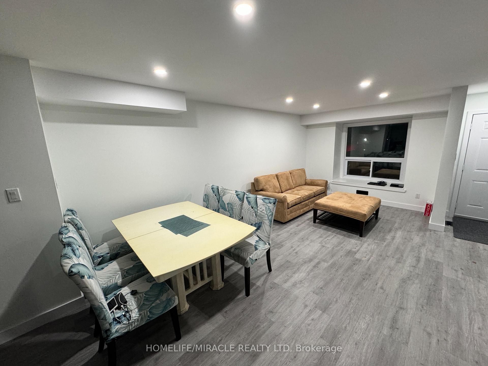 Photo 3 of Unit 17, 1920 Culver Drive, London, East H — HOMEH