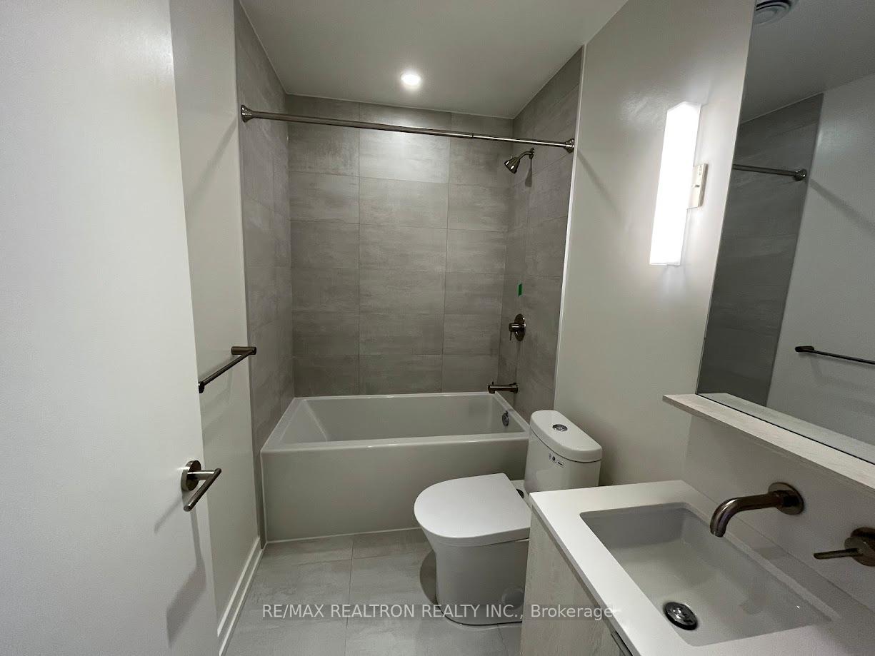 Photo 6 of Unit 1608N, 120 Broadway Avenue, Toronto, Mount Pleasant West — HOMEH