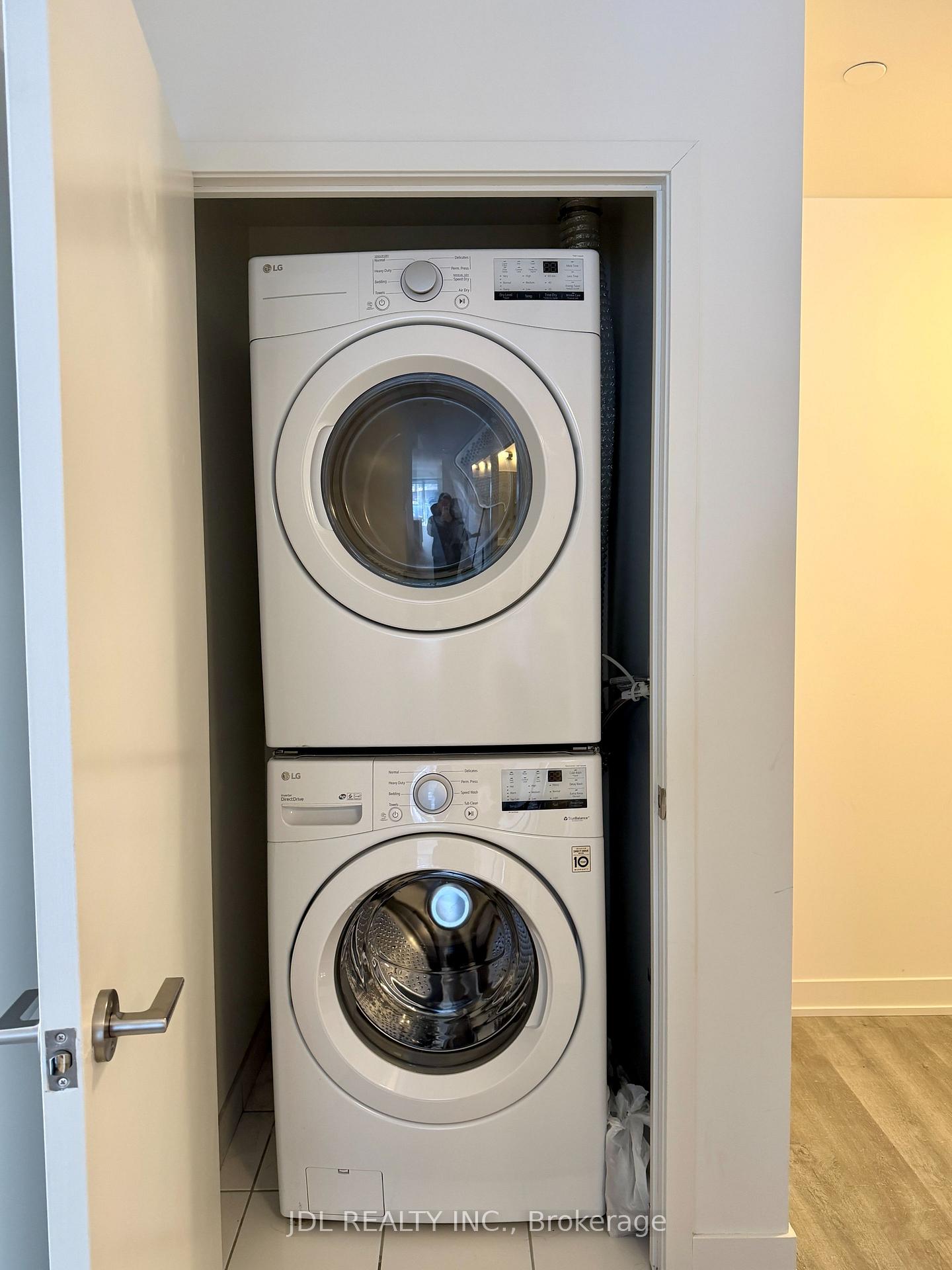 Photo 10 of Unit 810, 8119 Birchmount Road, Markham, Unionville — HOMEH