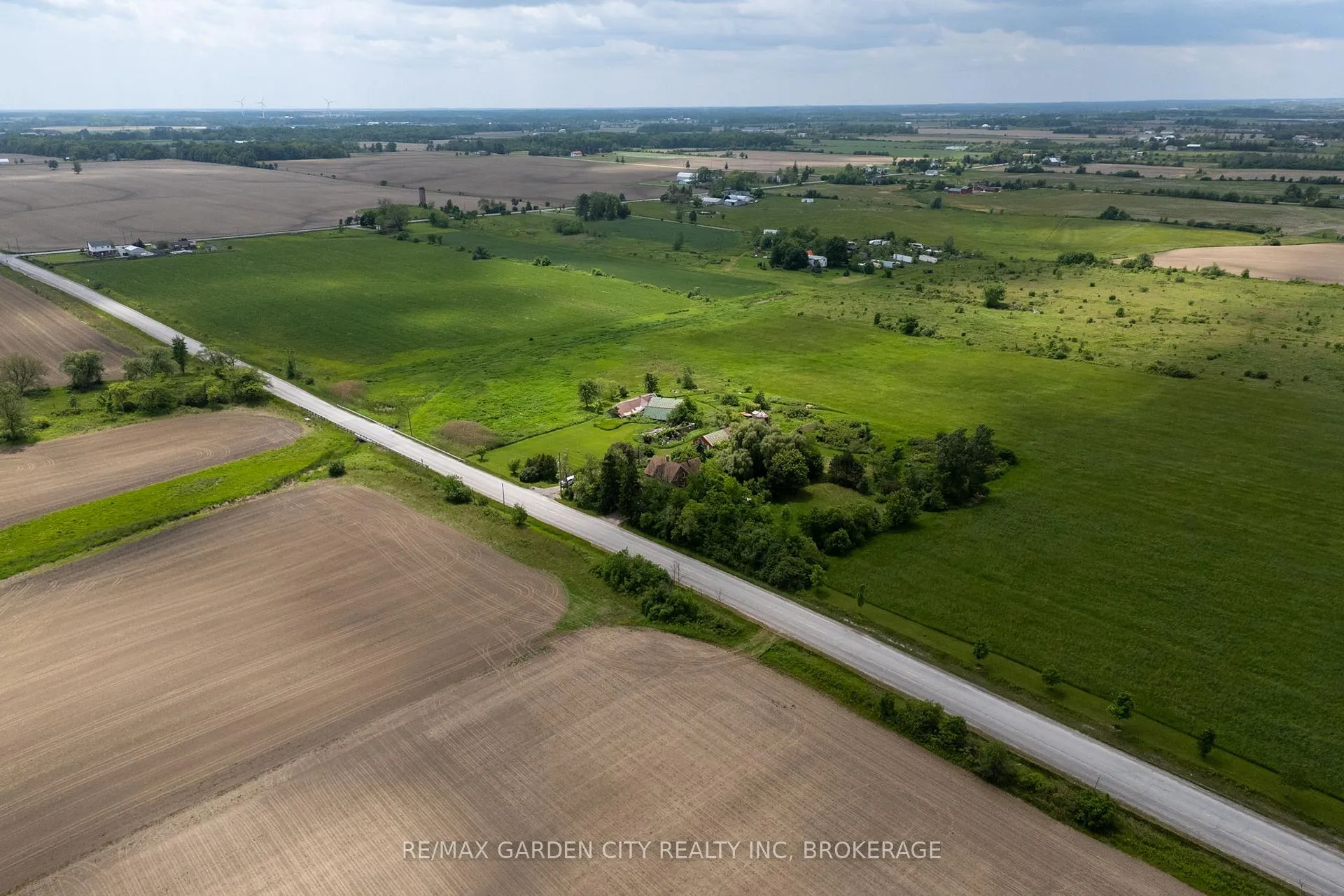 Photo 10 of 339 Eleventh Road E, Hamilton, Rural Stoney Creek — HOMEH