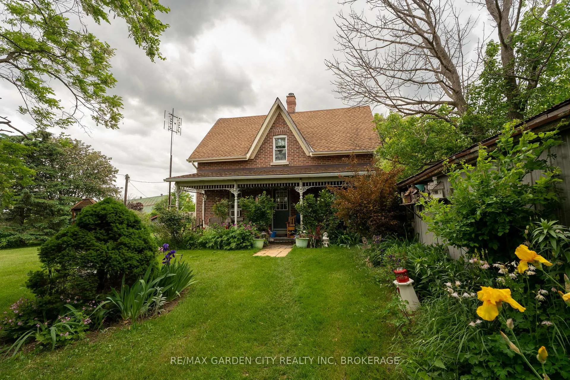Photo 16 of 339 Eleventh Road E, Hamilton, Rural Stoney Creek — HOMEH