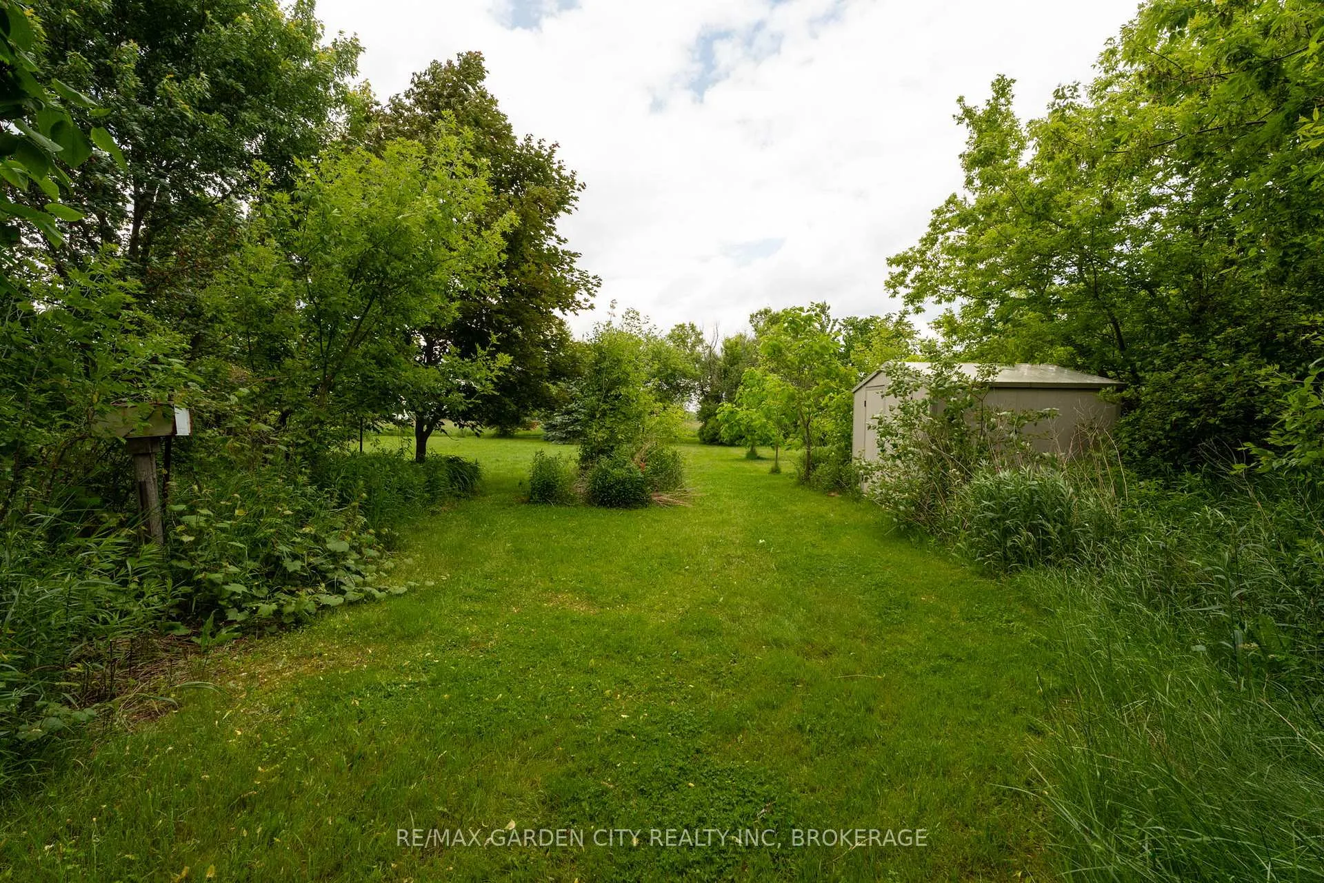 Photo 33 of 339 Eleventh Road E, Hamilton, Rural Stoney Creek — HOMEH