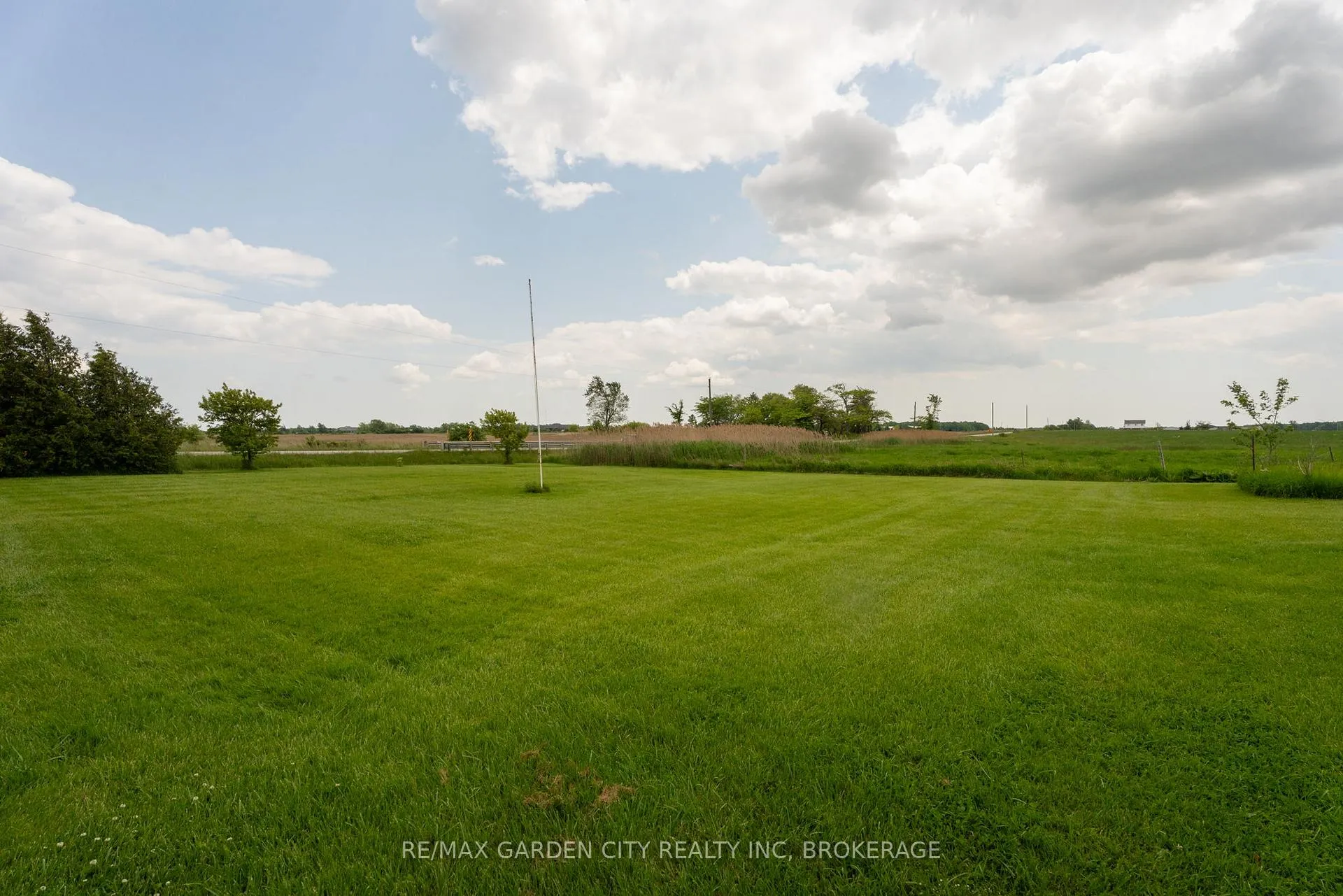 Photo 35 of 339 Eleventh Road E, Hamilton, Rural Stoney Creek — HOMEH