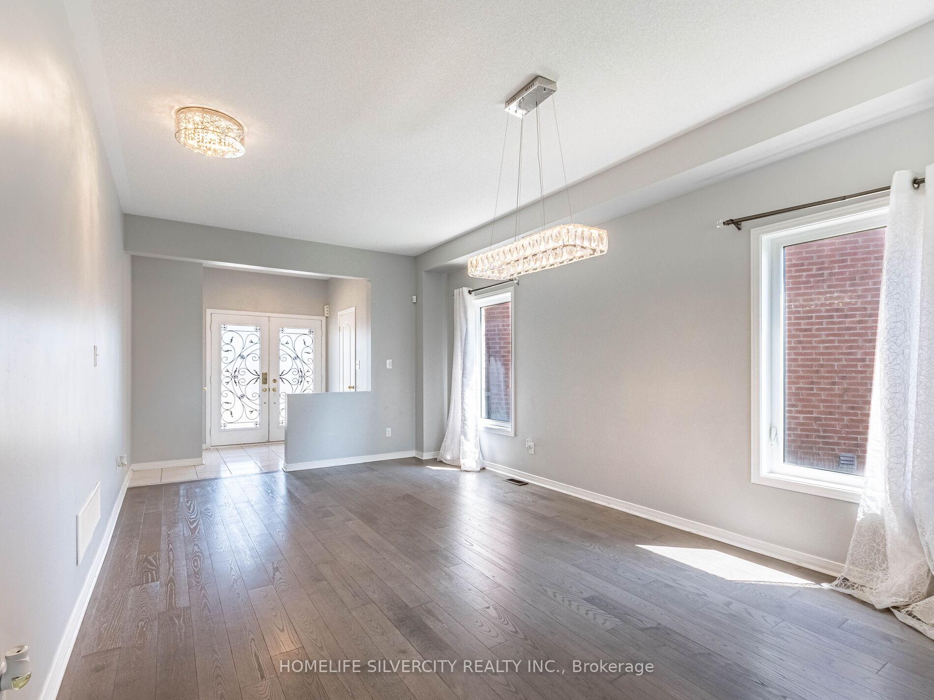 Photo 7 of 42 Cookview Drive, Brampton, Sandringham-Wellington — HOMEH