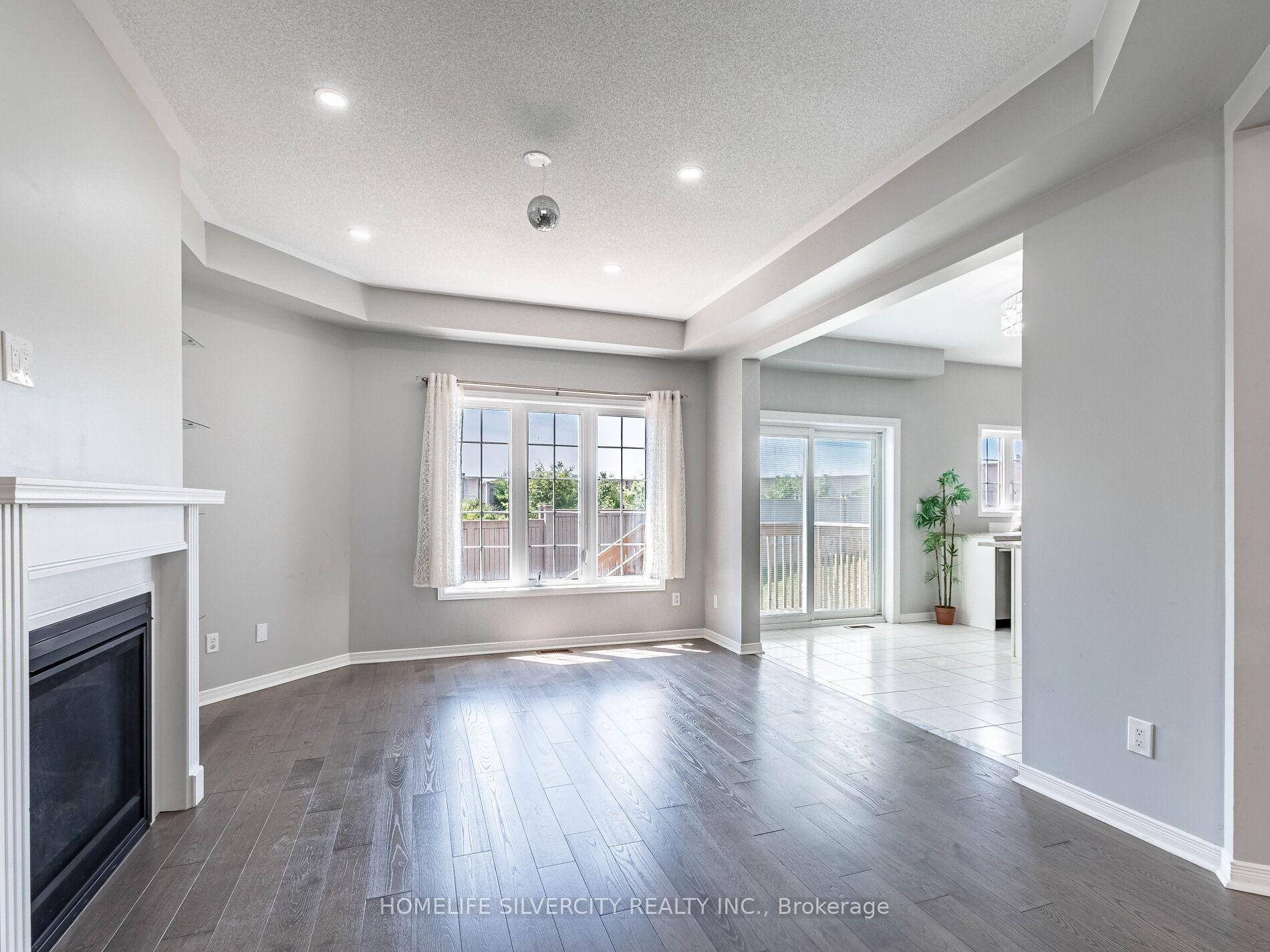 Photo 9 of 42 Cookview Drive, Brampton, Sandringham-Wellington — HOMEH