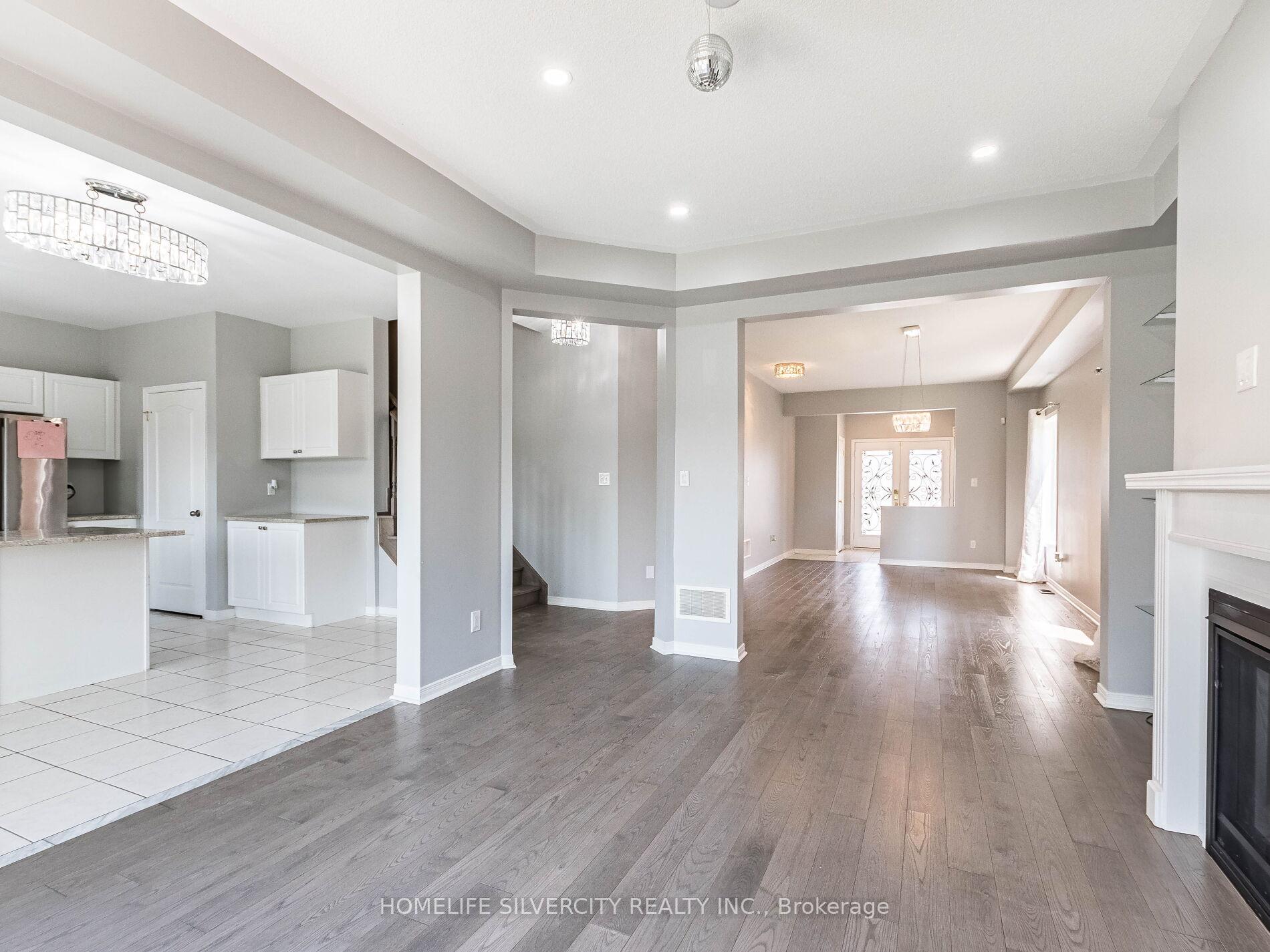 Photo 11 of 42 Cookview Drive, Brampton, Sandringham-Wellington — HOMEH