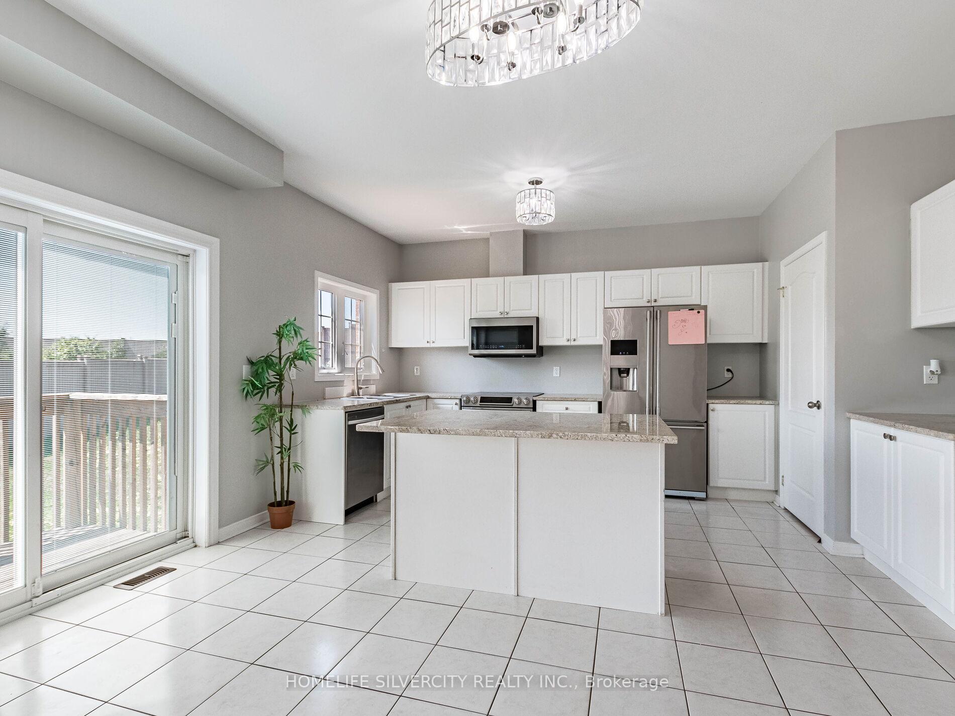Photo 12 of 42 Cookview Drive, Brampton, Sandringham-Wellington — HOMEH