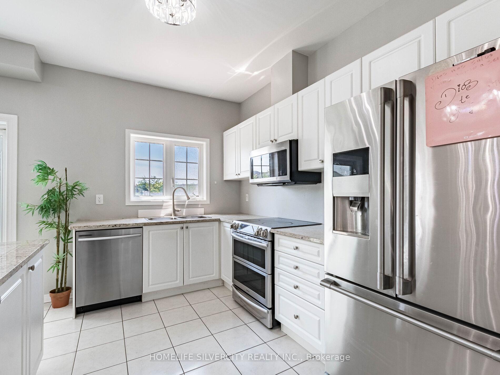 Photo 16 of 42 Cookview Drive, Brampton, Sandringham-Wellington — HOMEH