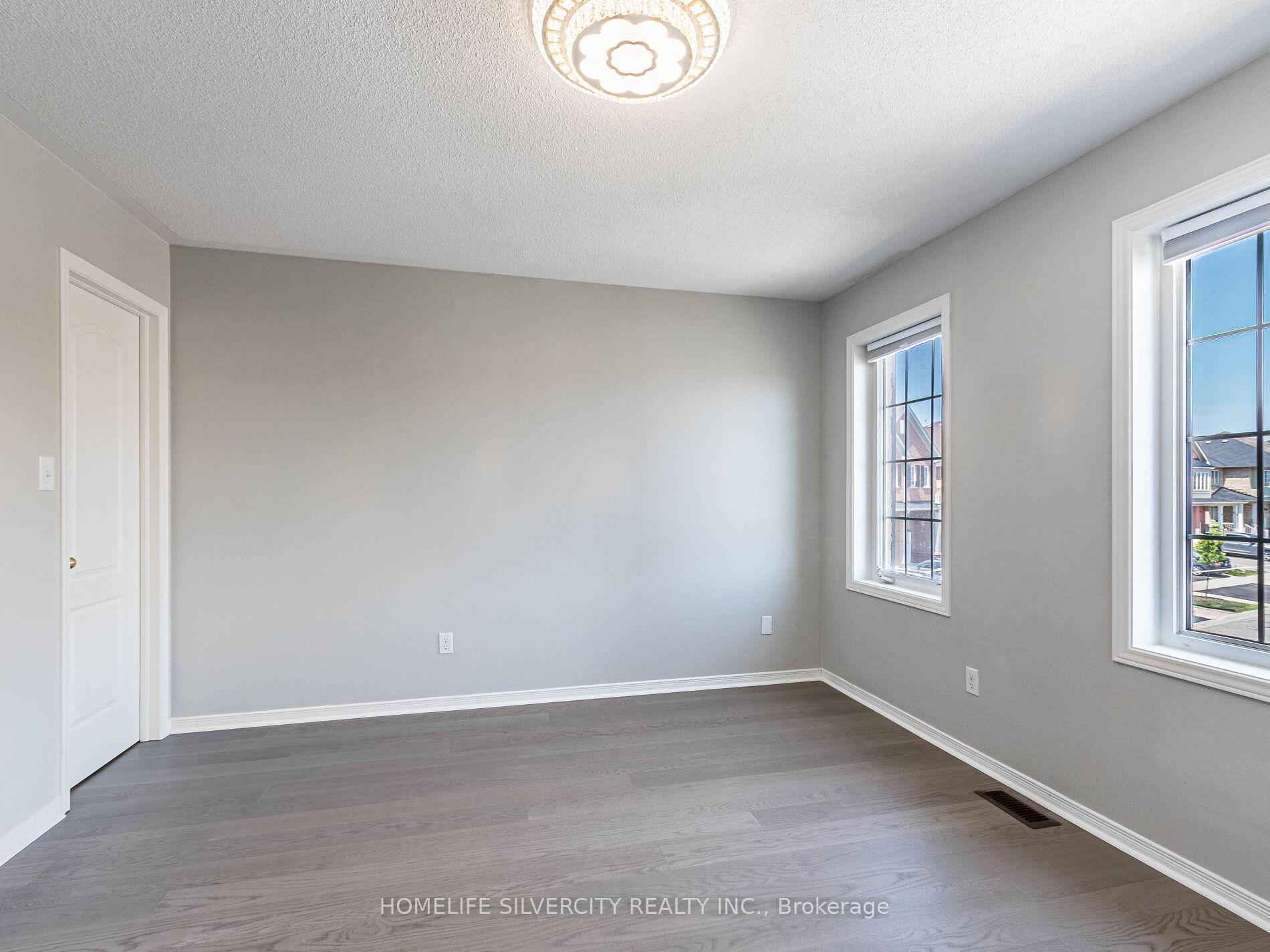 Photo 31 of 42 Cookview Drive, Brampton, Sandringham-Wellington — HOMEH