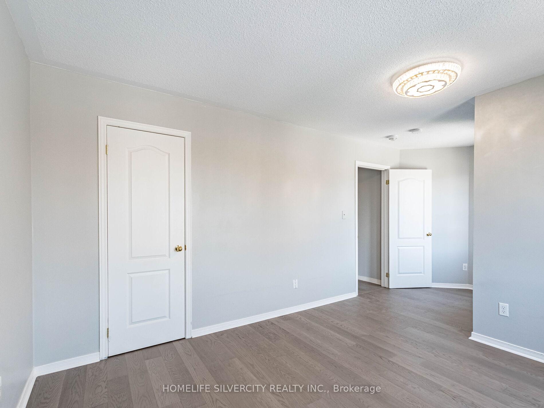 Photo 35 of 42 Cookview Drive, Brampton, Sandringham-Wellington — HOMEH