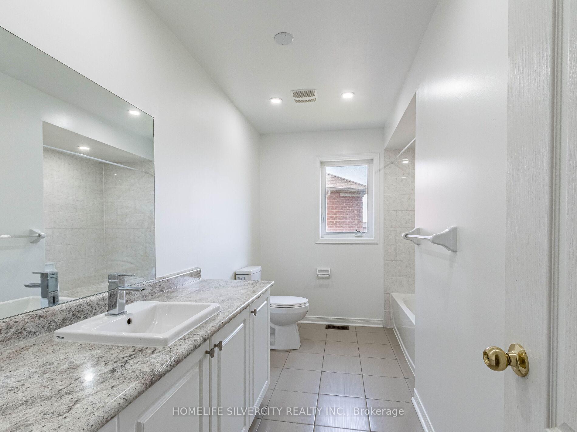 Photo 38 of 42 Cookview Drive, Brampton, Sandringham-Wellington — HOMEH