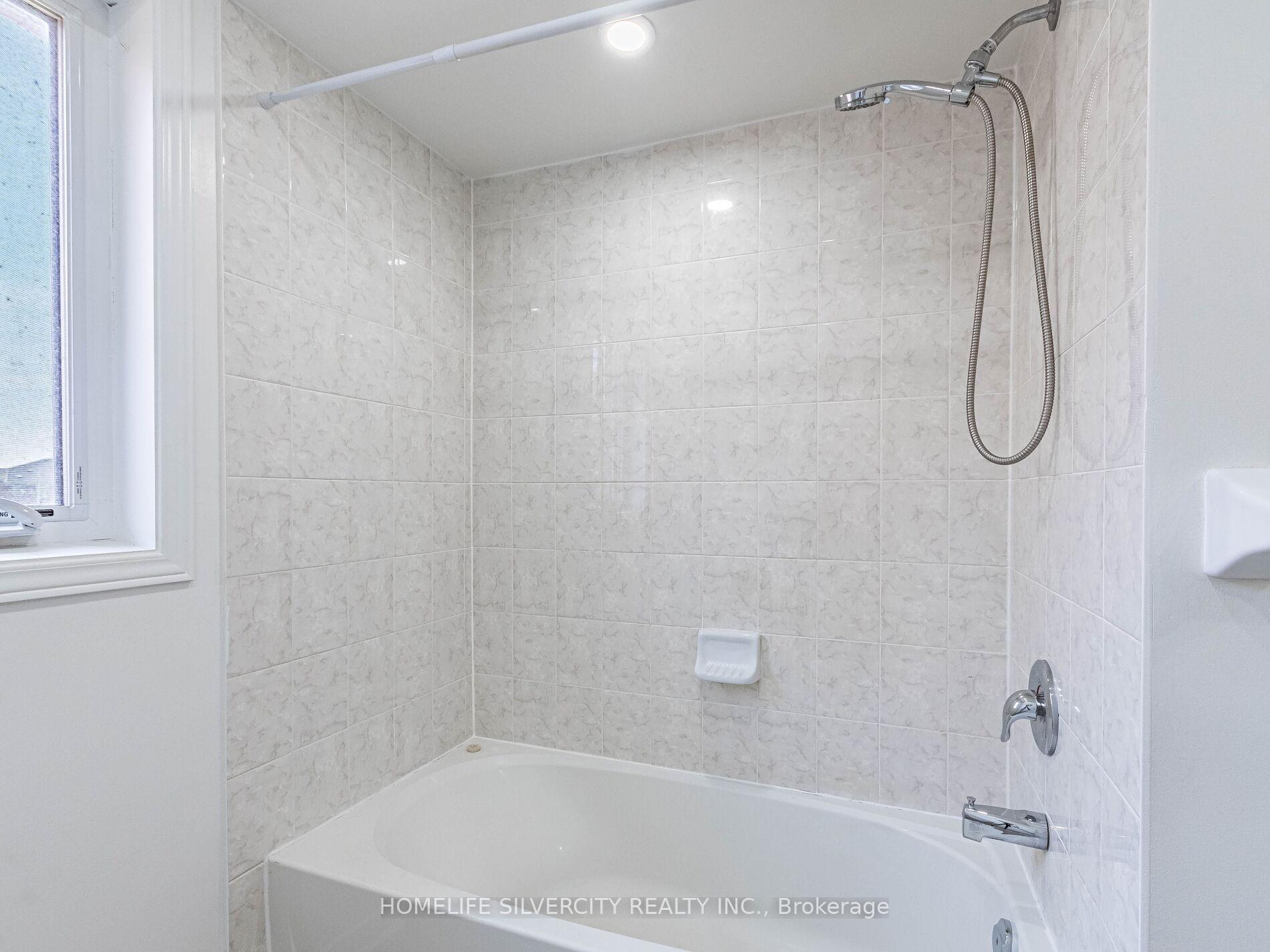 Photo 39 of 42 Cookview Drive, Brampton, Sandringham-Wellington — HOMEH