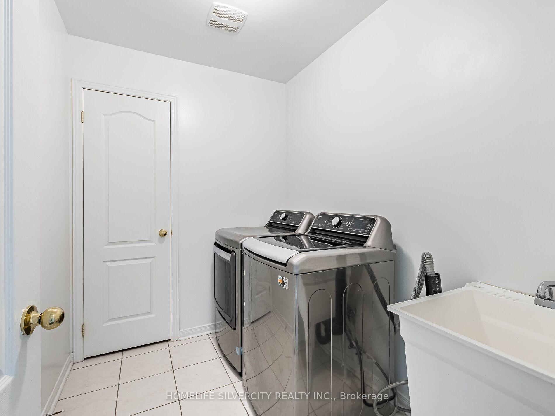 Photo 41 of 42 Cookview Drive, Brampton, Sandringham-Wellington — HOMEH