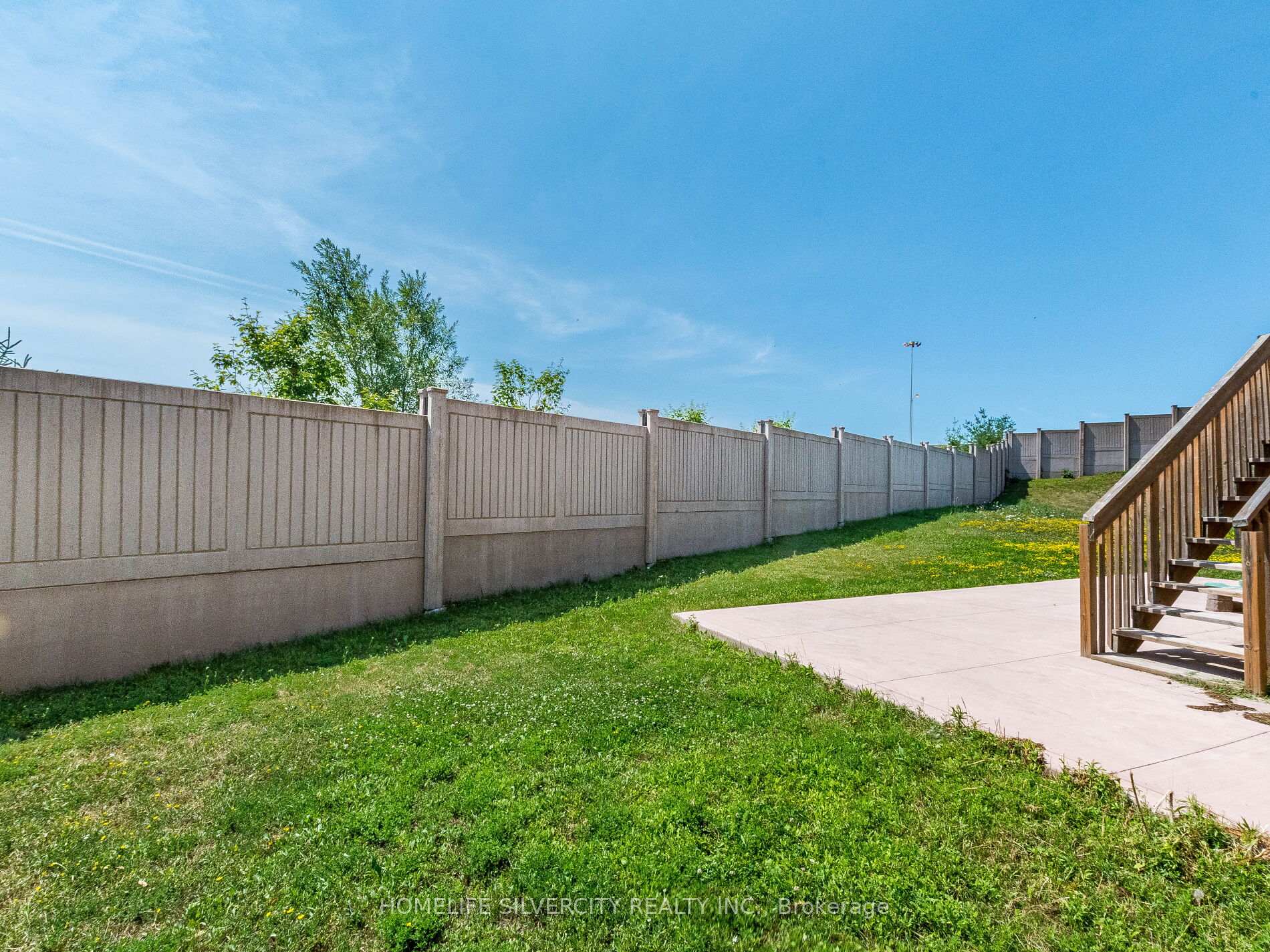 Photo 43 of 42 Cookview Drive, Brampton, Sandringham-Wellington — HOMEH