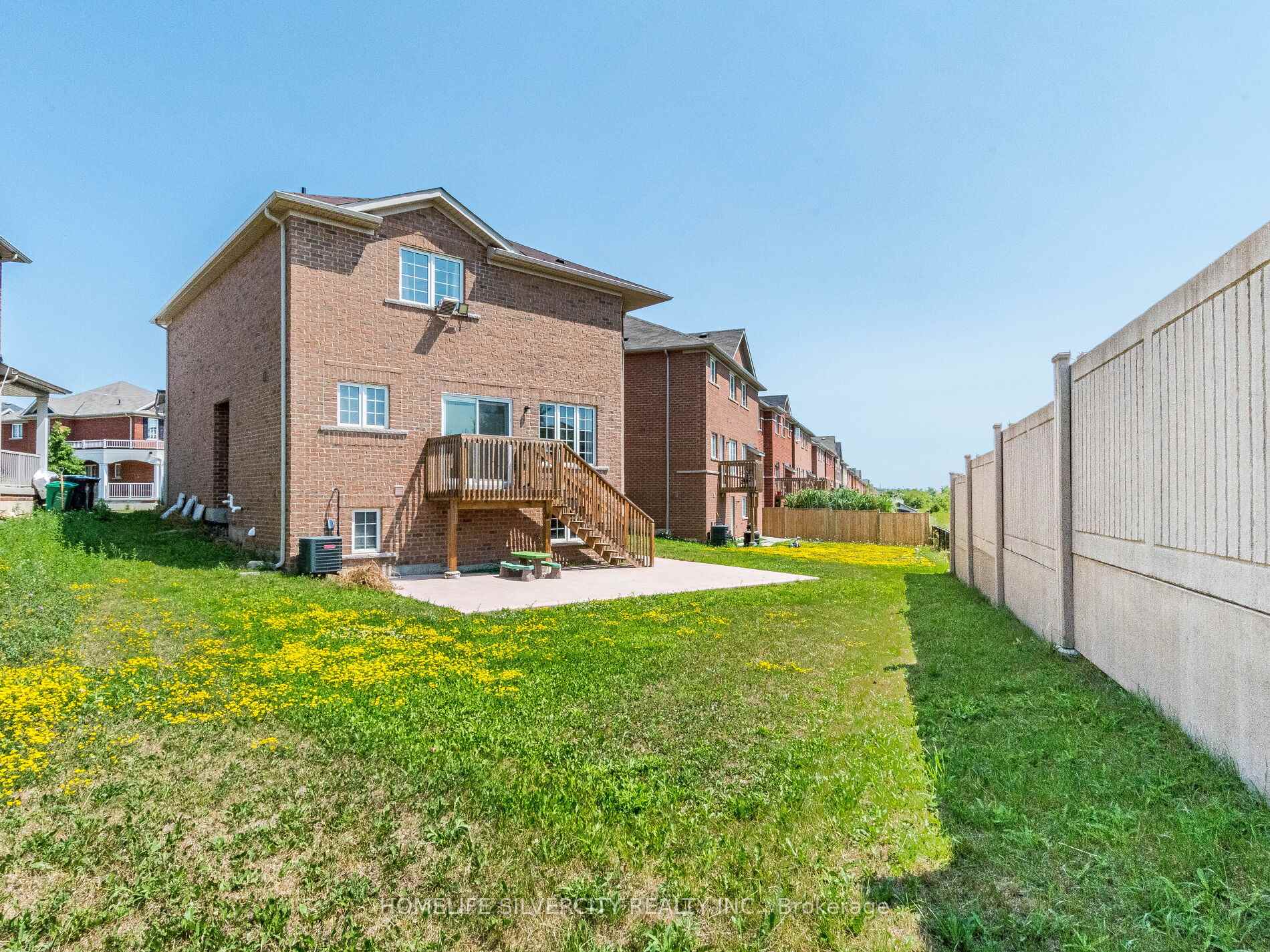 Photo 44 of 42 Cookview Drive, Brampton, Sandringham-Wellington — HOMEH