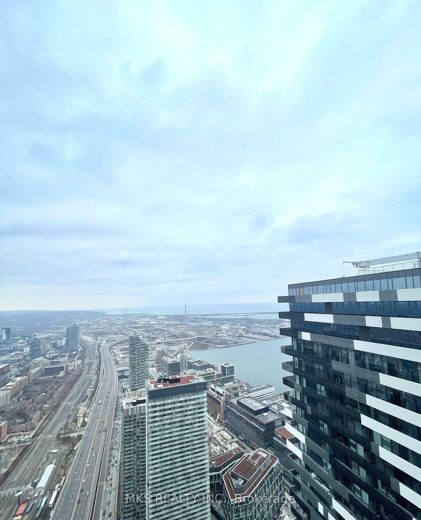 Photo 6 of Unit PH106, 55 Cooper Street, Toronto, Waterfront Communities — HOMEH